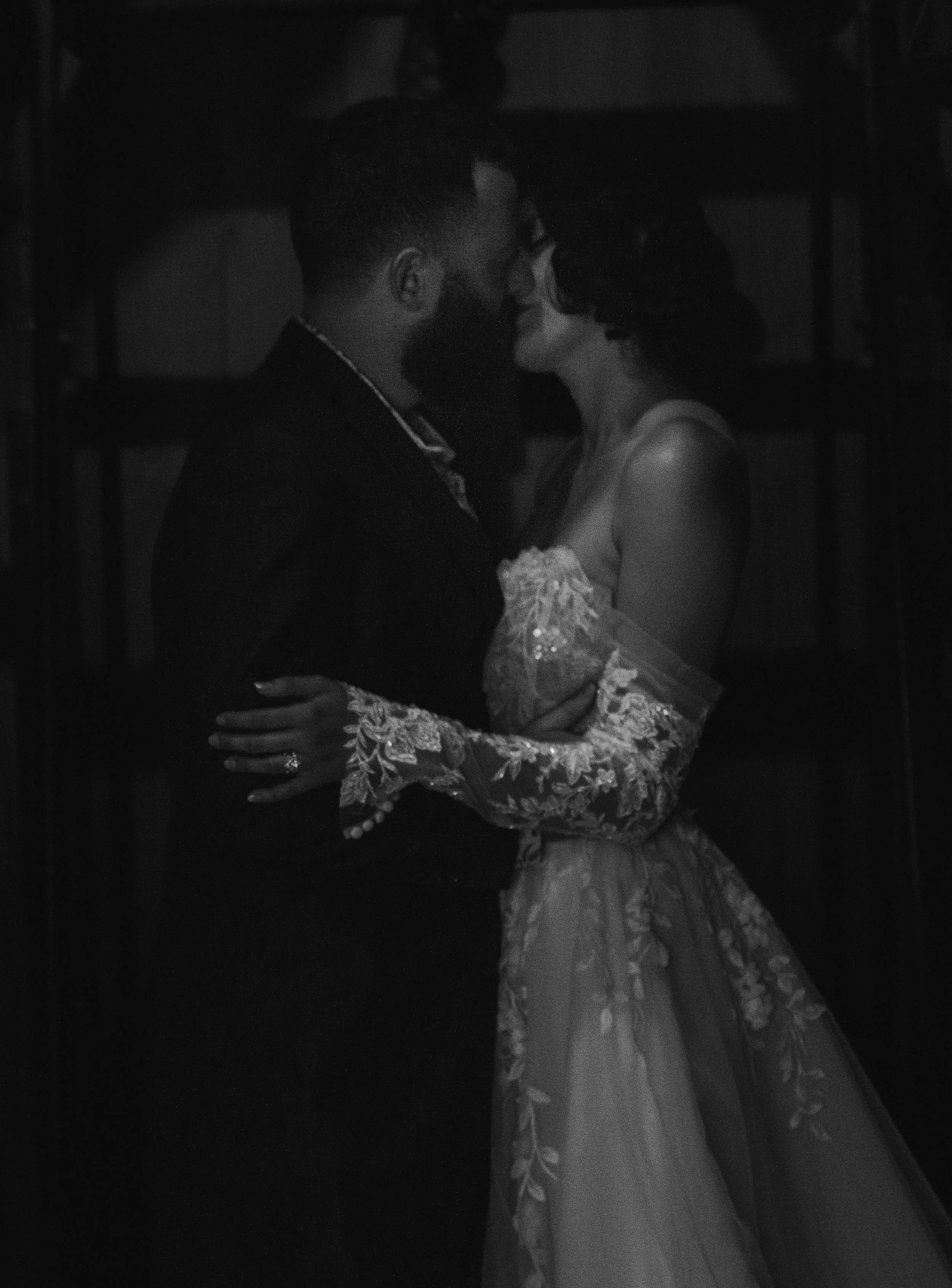 high-desert-museum-wedding-couple-portraits-bw-177.jpg