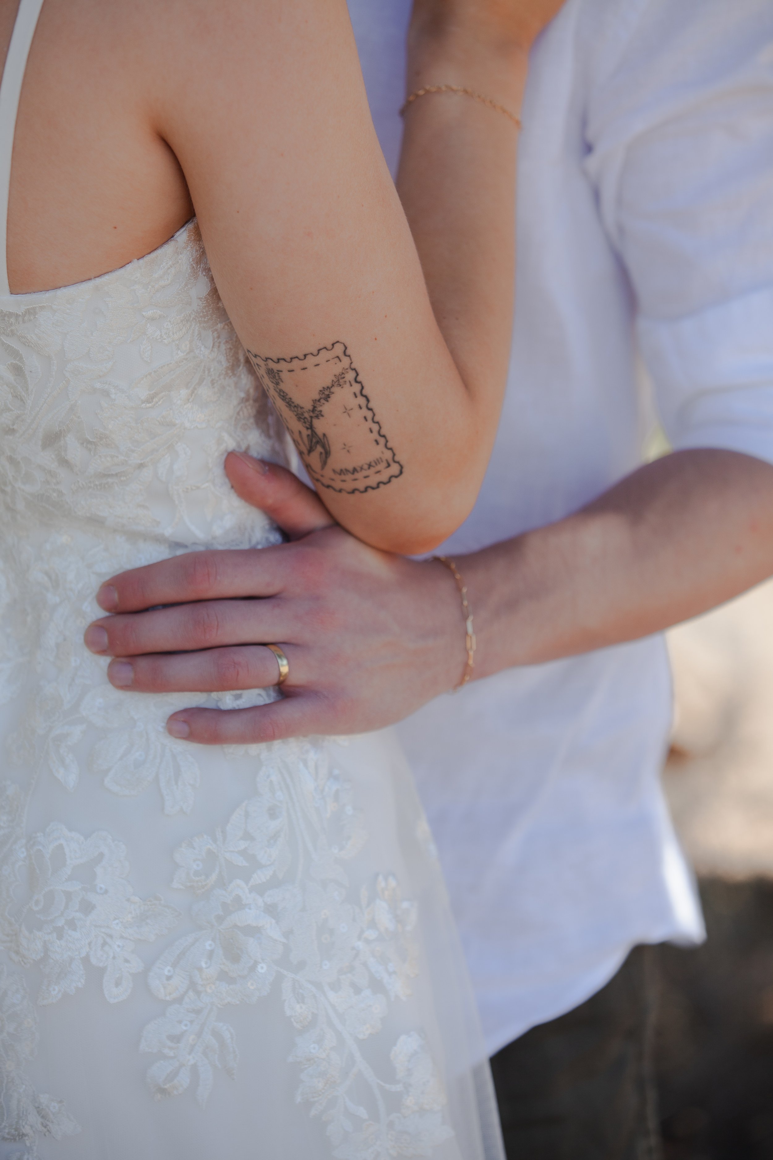 hanai-foundation-bend-oregon-wedding-getting-ready-first-look-bw-84.jpg
