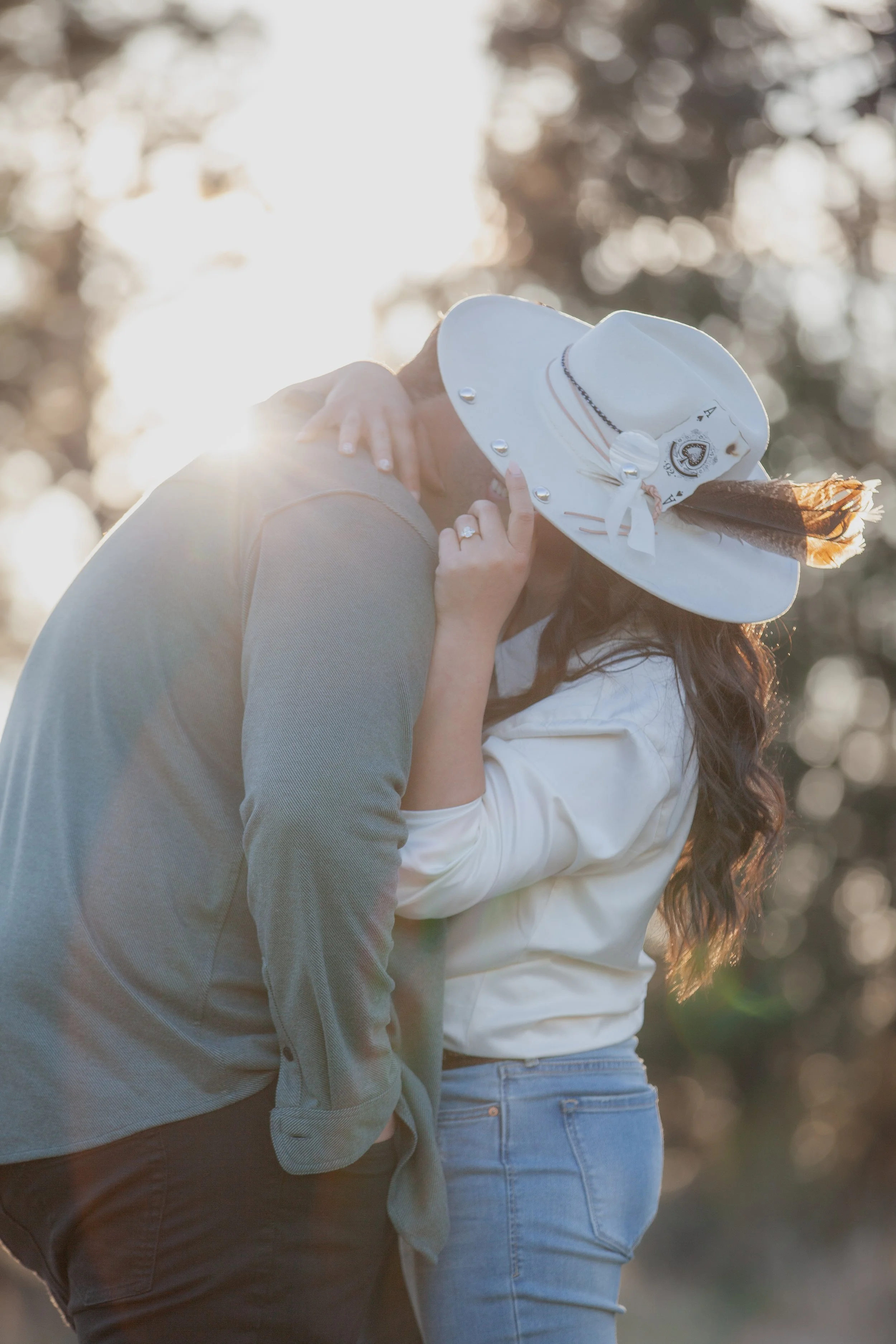 Golden hour engagement session beneath expansive Western skies. Bend Oregon. 