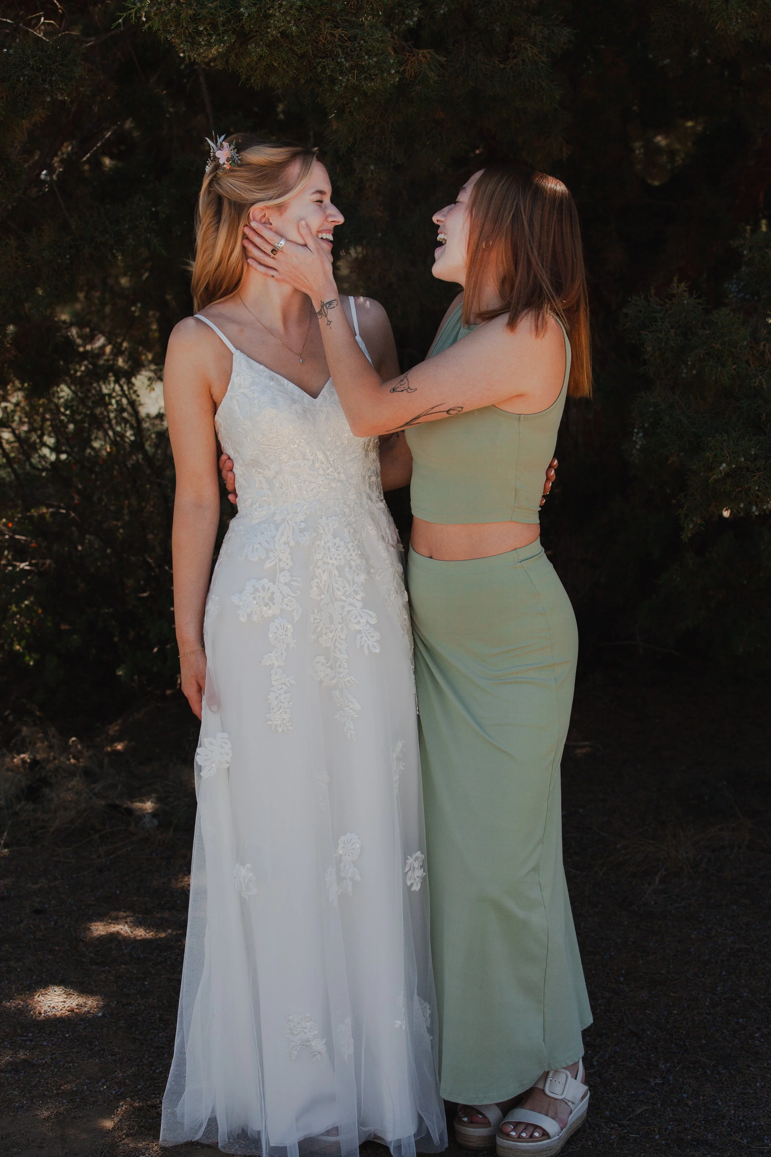 hanai-foundation-bend-oregon-wedding-getting-ready-first-look-bw-70.jpg