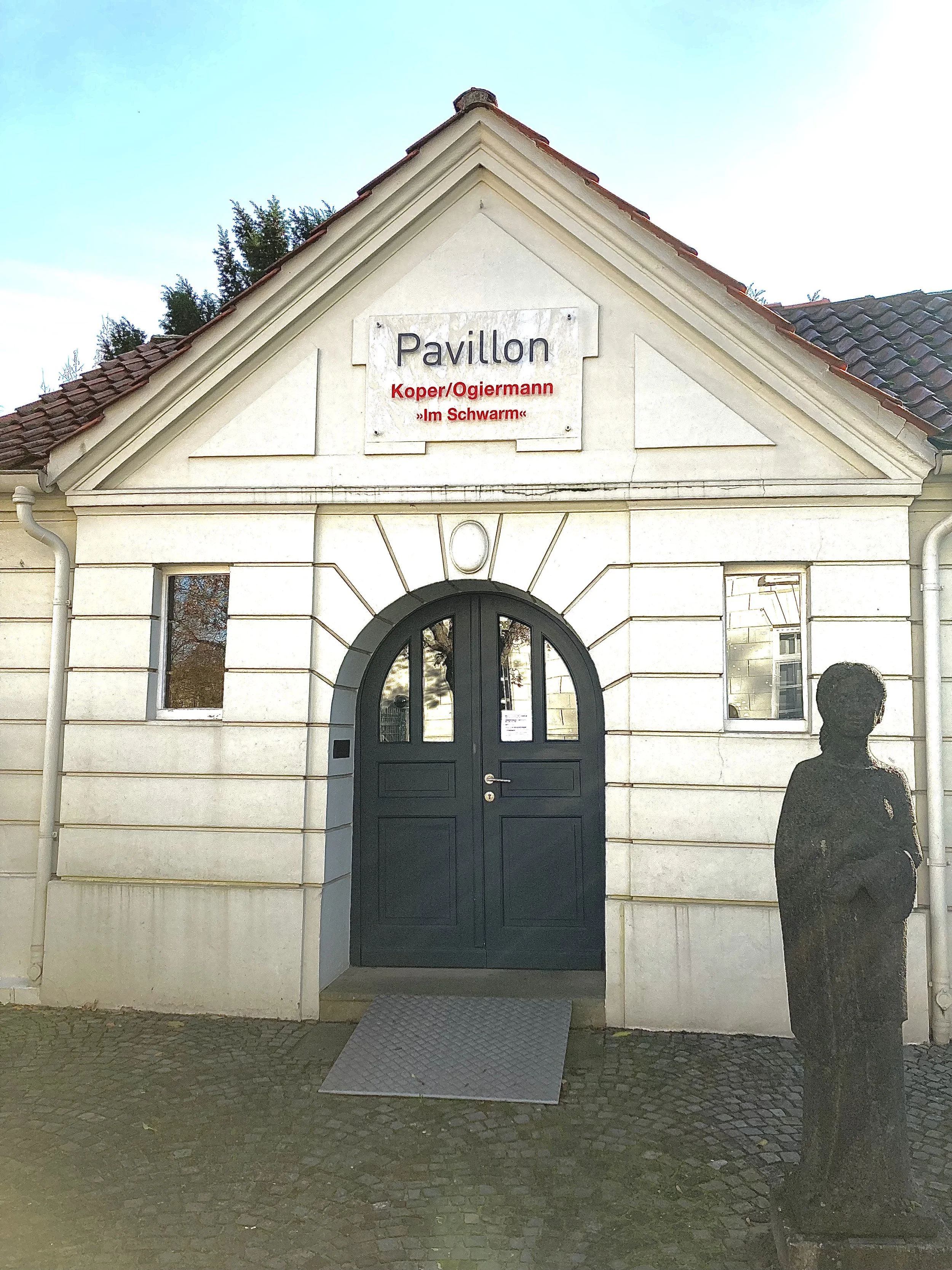 Im Schwarm Pavillon Außen (Foto-Wolfgang Witt).jpg