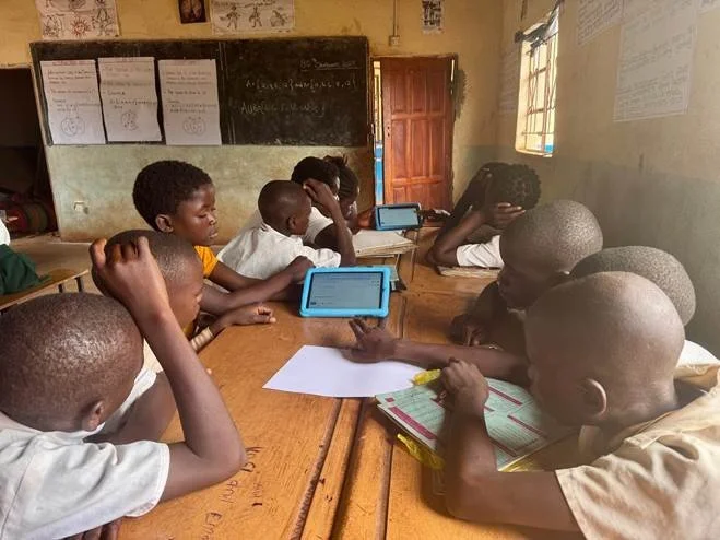 Kolibri Transforms Classrooms-Offline but Fully Connected