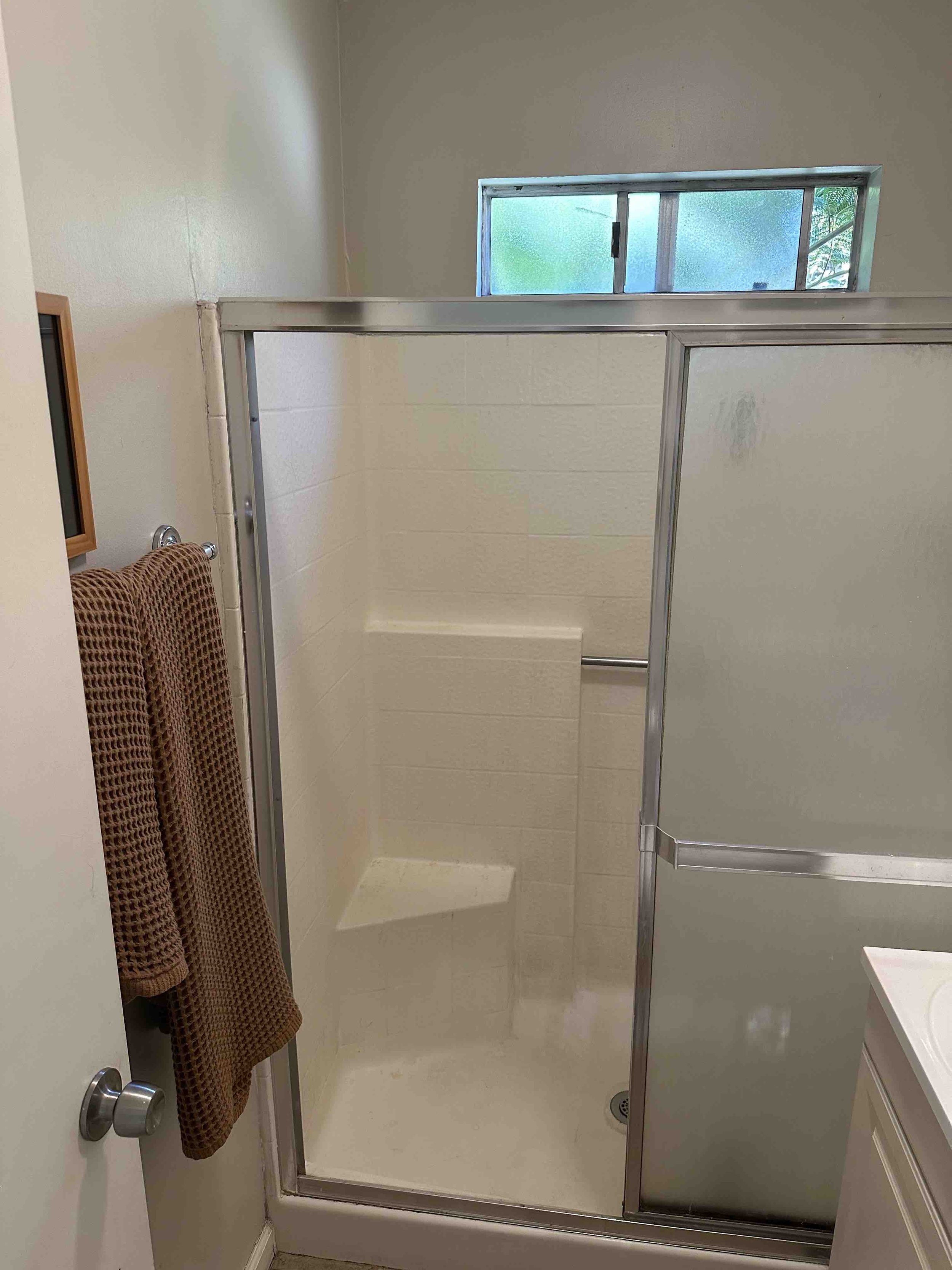 Bathroom 3.jpg