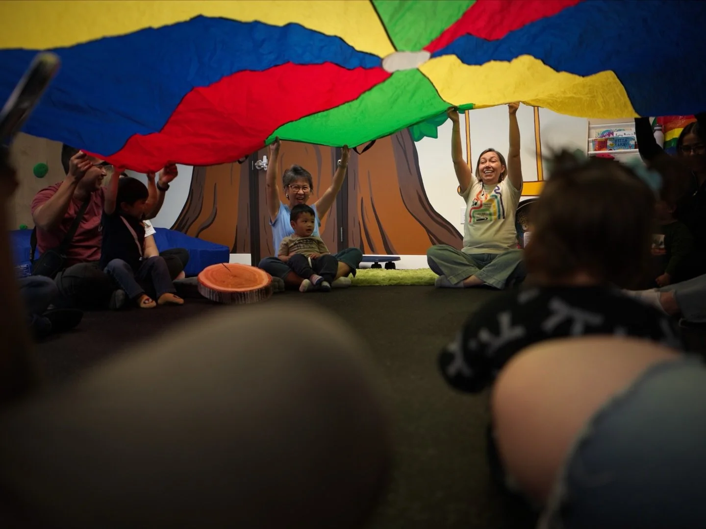 We love seeing our kid&rsquo;s eyes light up! Here are some moments from our music session with @lifeonmusictherapy