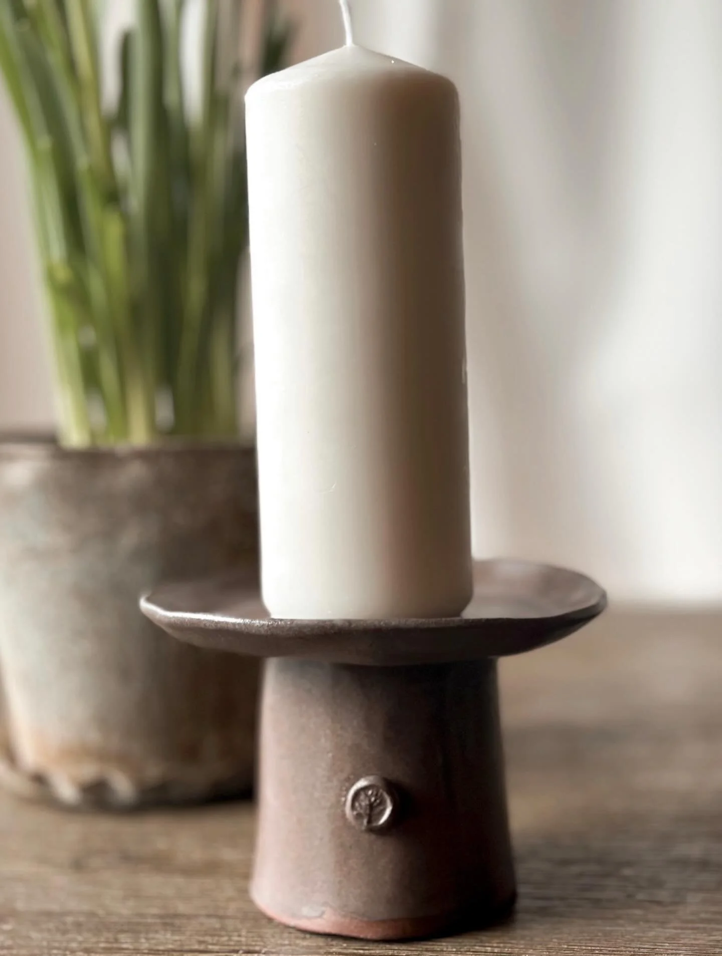 I cannot get over how adorable these are!! Thank you @the_hive_pottery for this wonderfully whimsical collab ✨

Sold: @thehyggehause