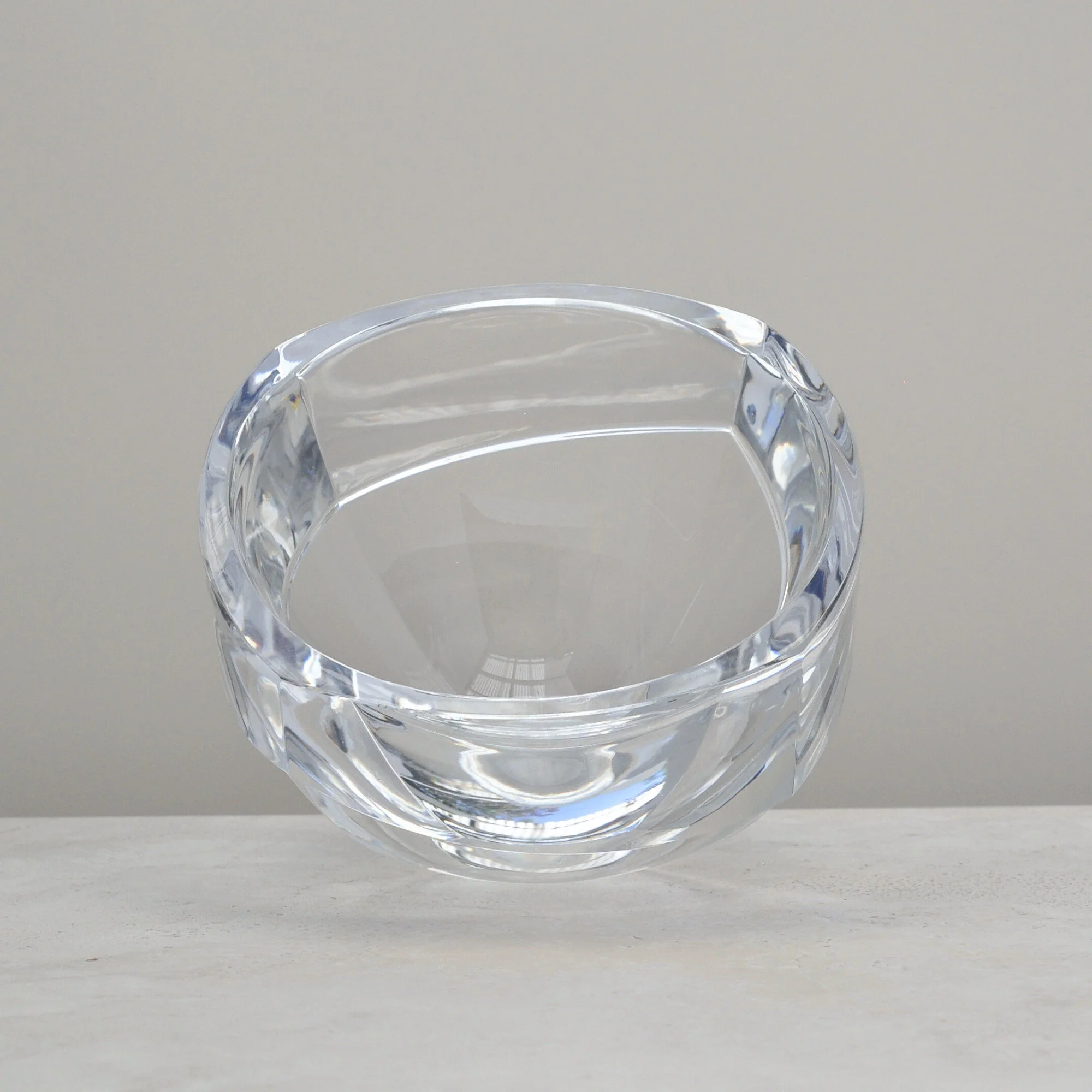 orrefors-lancelot-swedish-crystal-bowl-heavy-cut-crystal-clarity-top-view-rim-detail.jpg