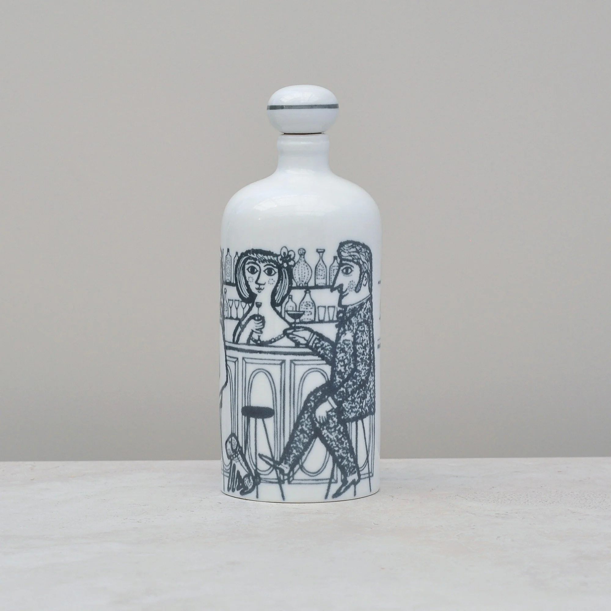 Back of Altenkunststadt German porcelain decanter with blue underglaze