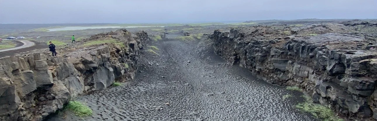 The rift between two tectonic plates, connecting the continents of Europe and North America in Iceland.