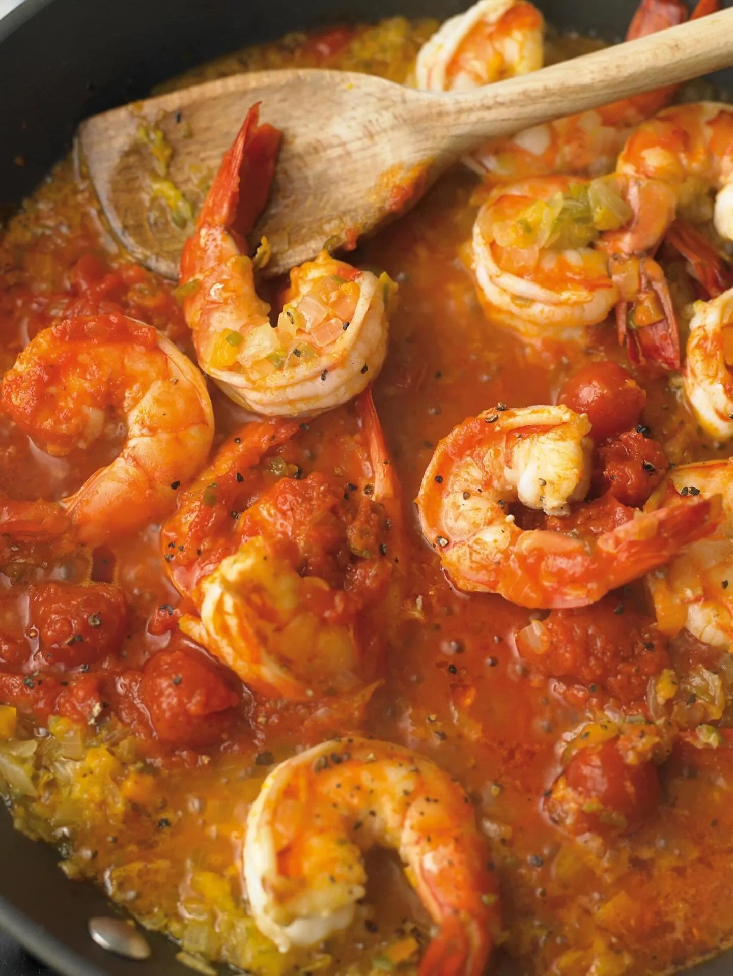 We&rsquo;ve got fresh caught spot prawns on the menu for the long weekend! 🦐 

Chef has prepared a gorgeous Creole seafood boil to tantalize your taste buds! Sweet corn, mussels, andouille sausage, spot prawns, and swordfish all simmered  in a white
