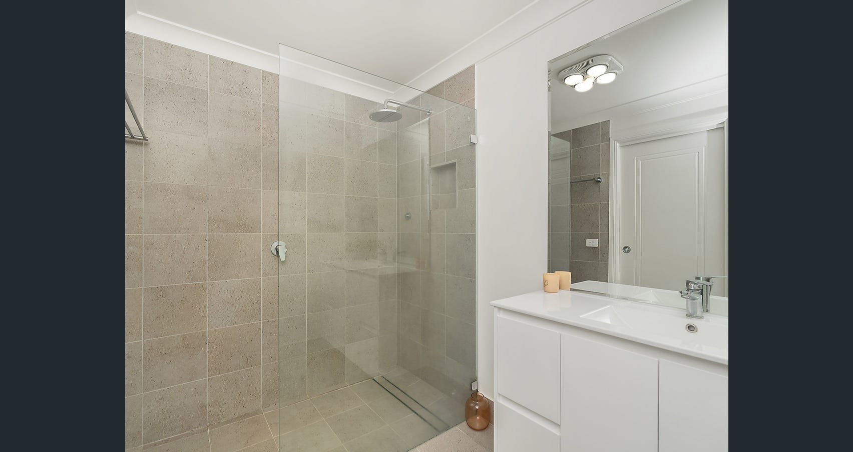 bathroom 4.jpg