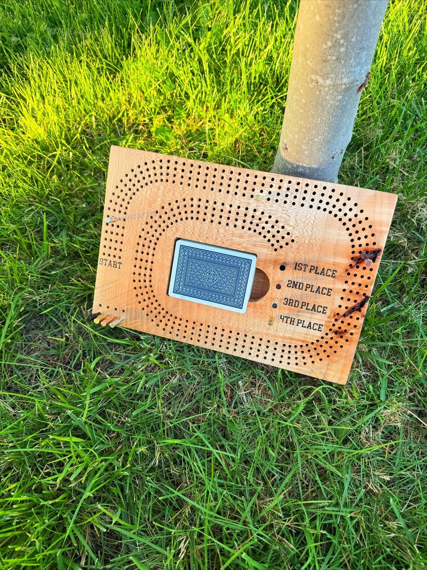 Super proud of my maiden cribbage board project! Rift sawn maple gives it a beautiful touch, and that edge has so much character. Really happy with the result!
.
.
. 
@onefinitycnc @toolstoday