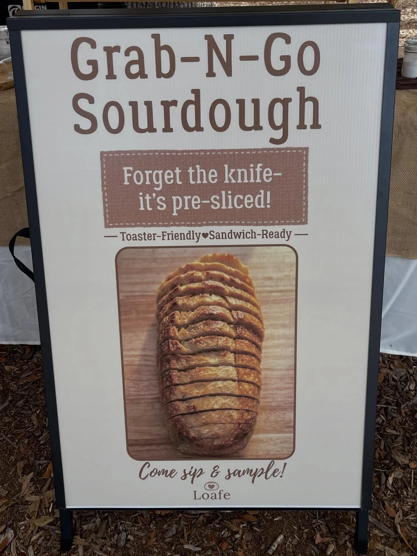Thought I&rsquo;d save y&rsquo;all the trouble 😉
Slicing was my least favorite part about buying artisan bread. If you feel the same way, order today! 🤎

#sourdough #sourdoughbread #farmersmarket #artisan #artisanbread