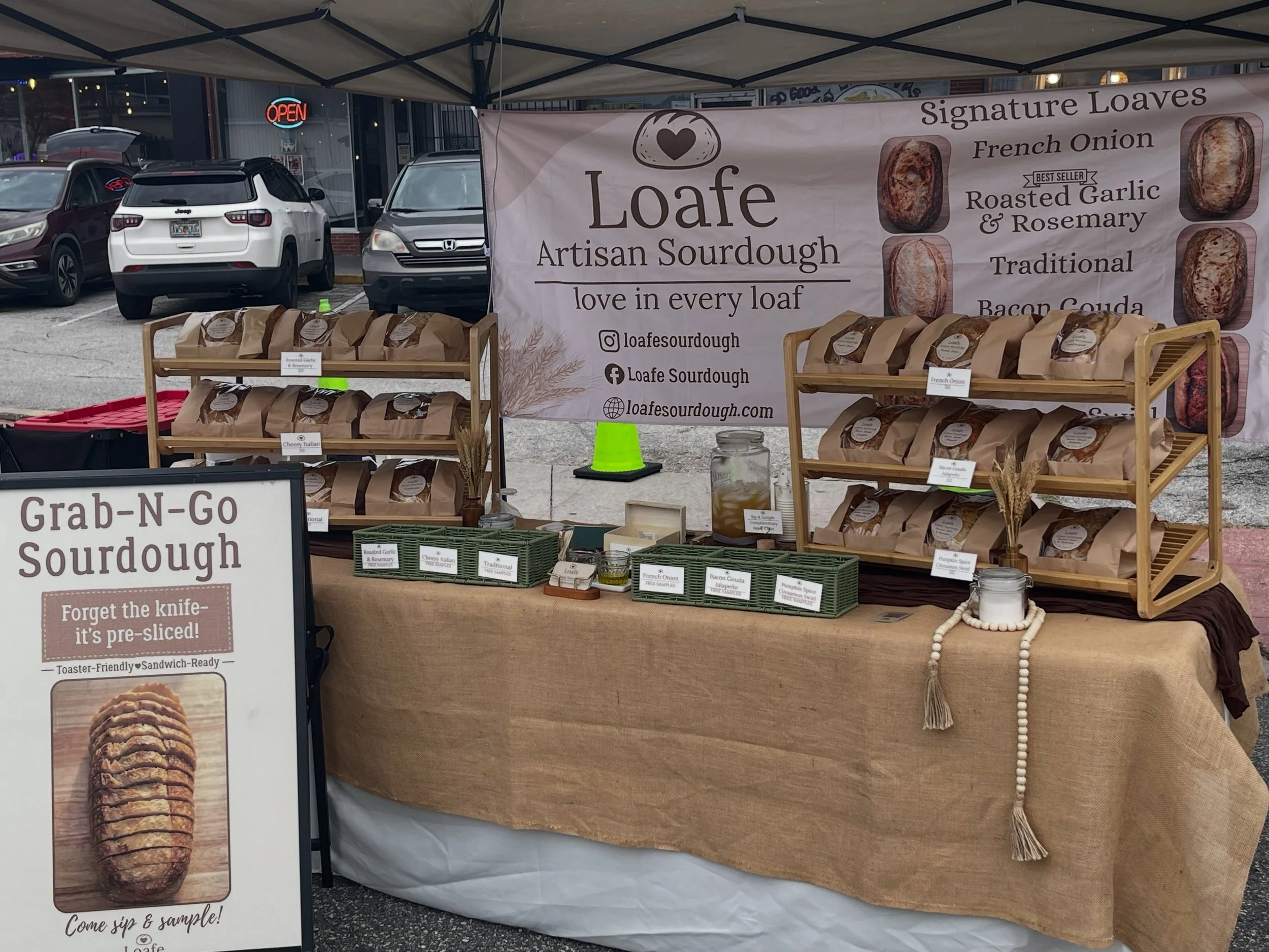 Look for Loafe 👀
TODAY at Market on Fifth in Apopka, 6p-9p!