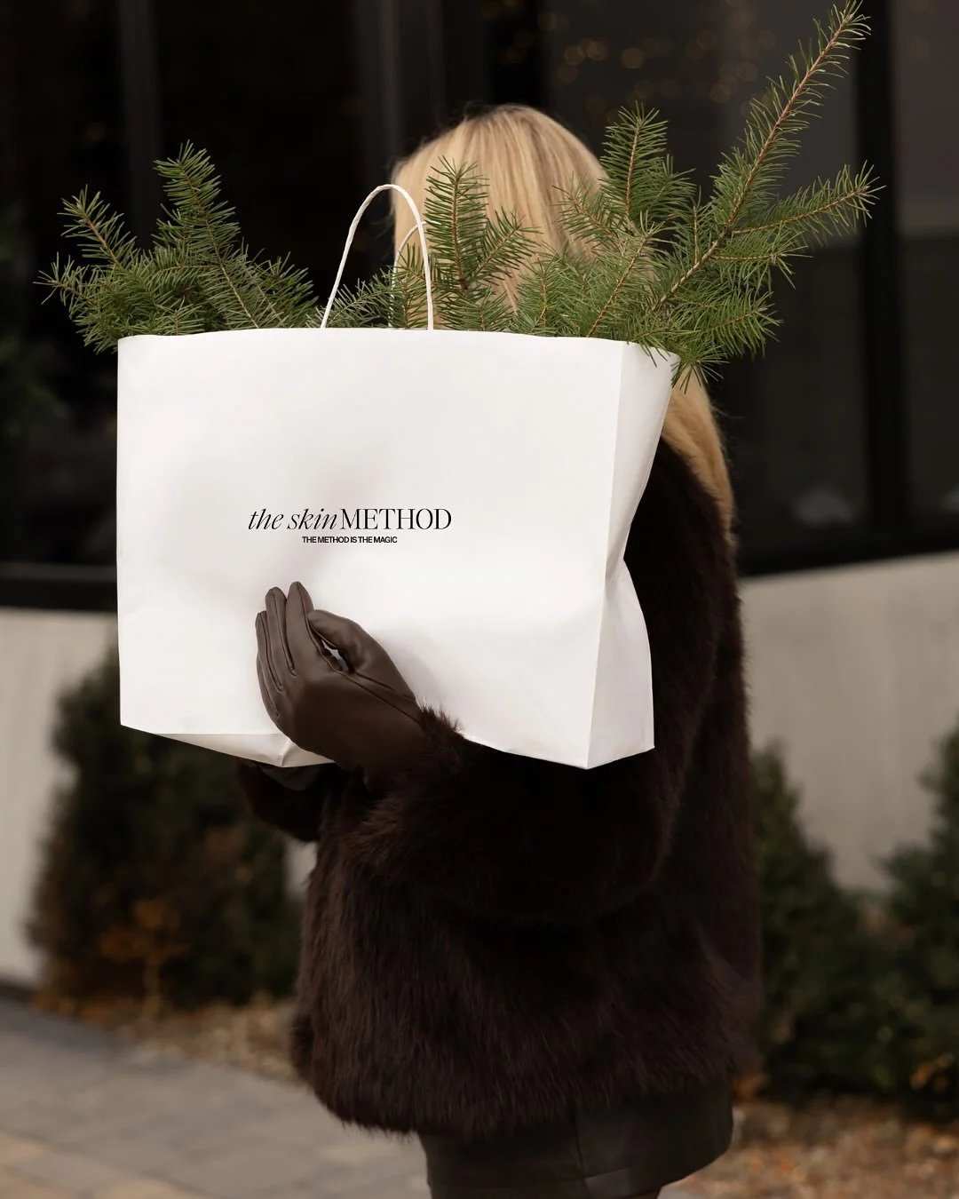 Wishing you a happy &amp; safe holiday 🎁 We hope you find some Skin Method under your tree!