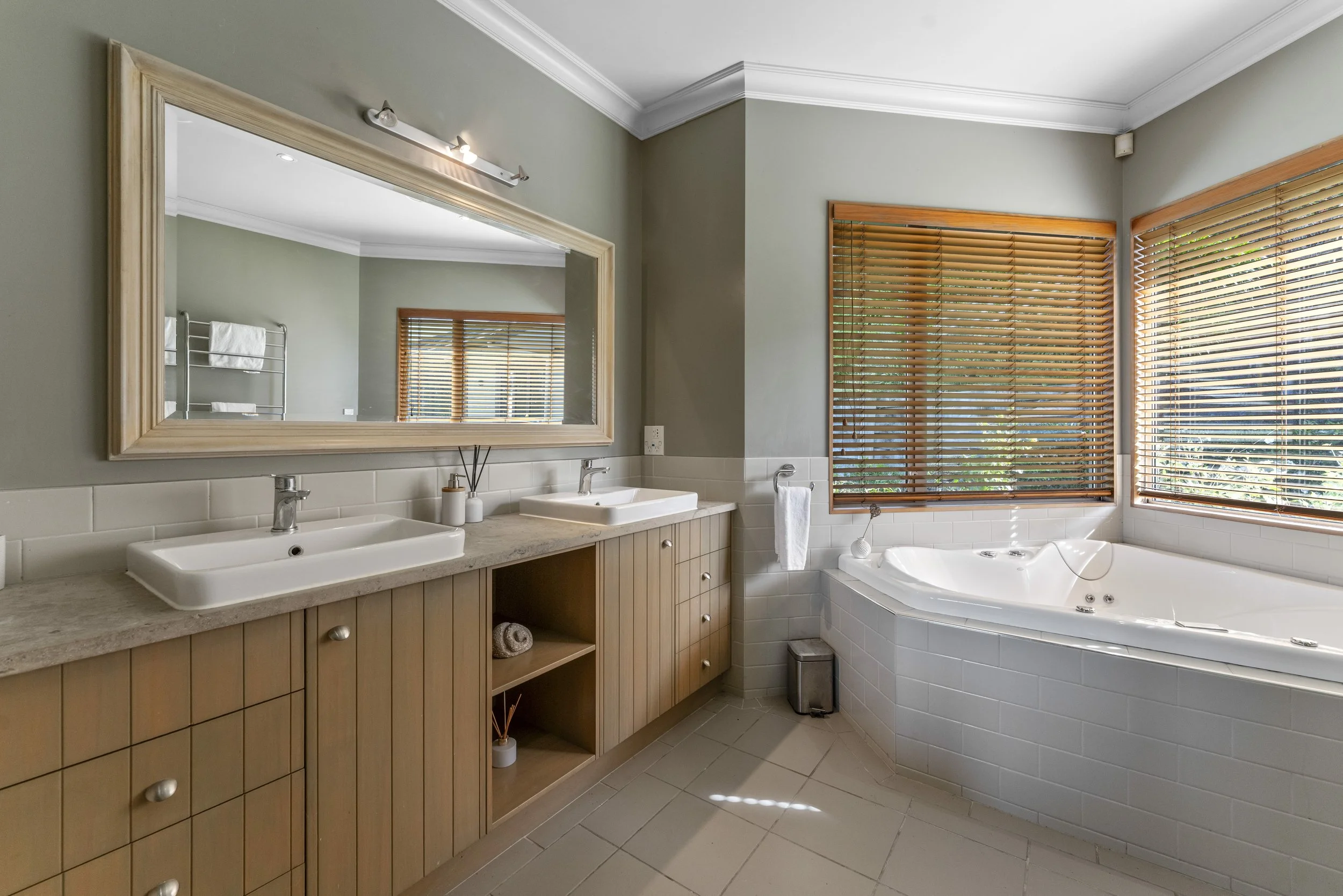 38 Mapara Rd - Acacia Bay (12).jpg