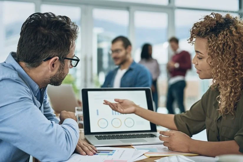 ISO에서 통찰력으로: 표준화된 데이터로 ESG 보고의 잠재력 해방