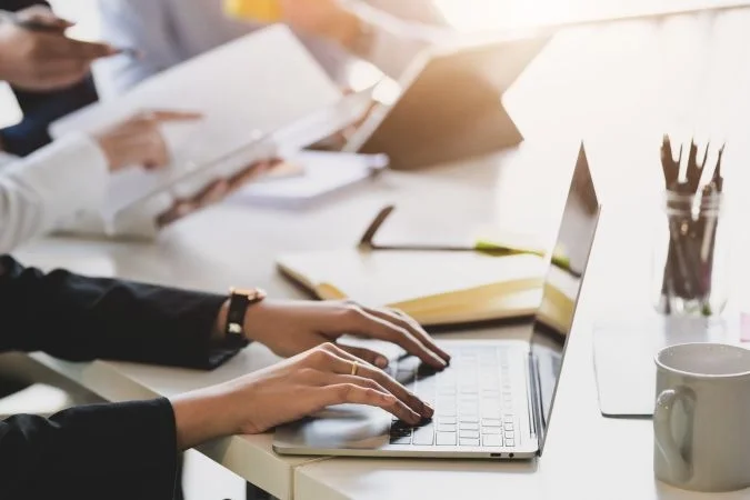 방화벽과 비밀번호를 넘어: ISO 27001을 ESG에 통합함으로써 보안 태세와 지속가능성 미션을 어떻게 강화하는가