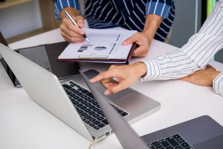 CSDS 하에서 중요성 평가가 어떻게 작동하는지 및 기술이 어떻게 도움을 줄 수 있는지