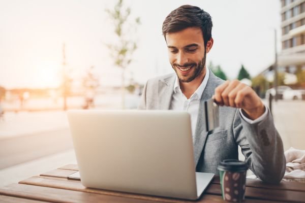 한 산업 전체를 변화시키는 데 기여한 내부 고발자