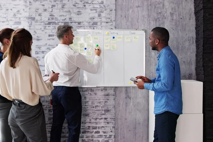 전략적 업사이클링이 지속가능성과 소비자 참여를 어떻게 연결하는가