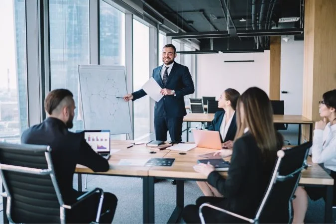 왜 시민사회단체(CSO)가 다기능 협력을 통해 현대적 노예제 방지를 주도해야 하는가