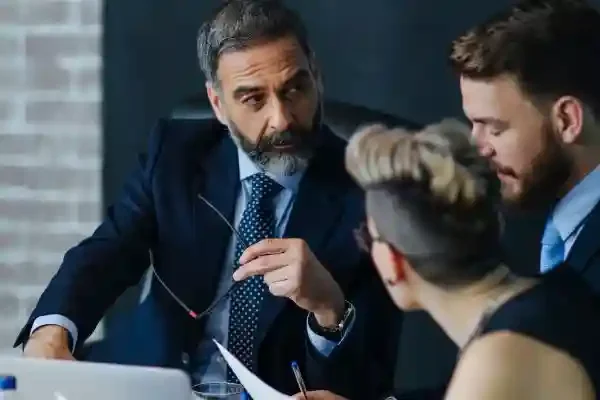 내면의 나침반을 비추다: ESG 보고서 검증에서의 기업 지배구조 검토