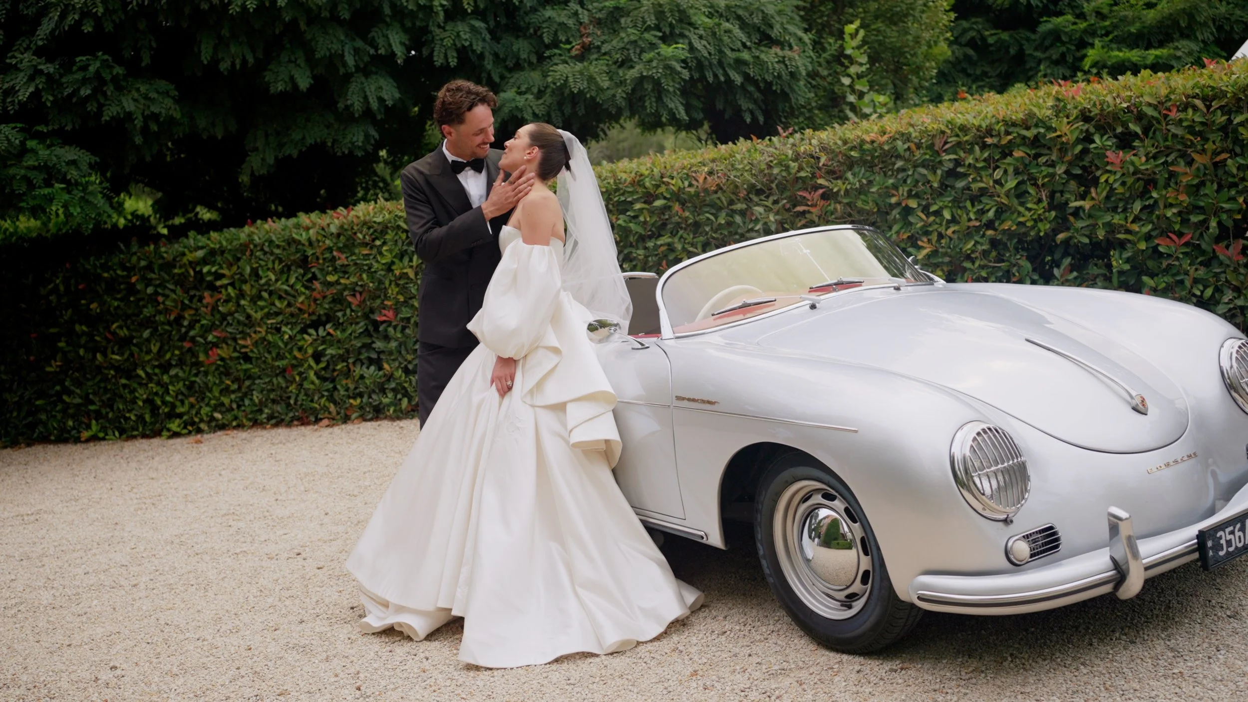 Framegrab_Michelle_Jake_car_standing.jpg