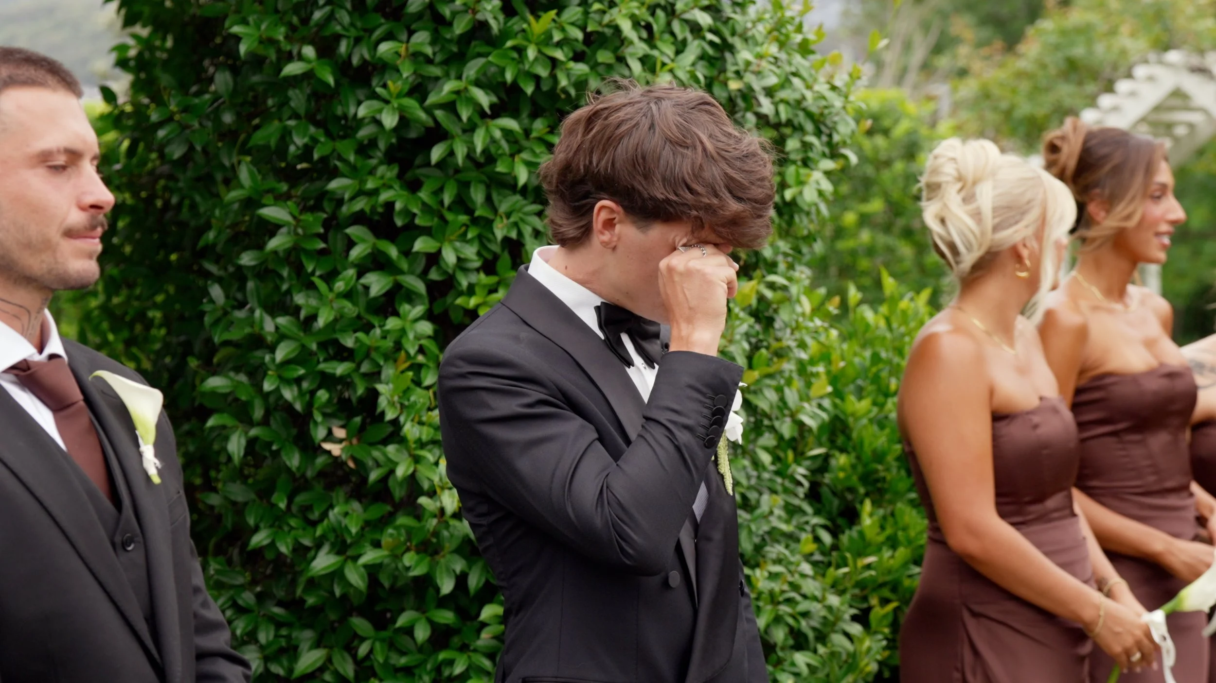 Framegrab_Arie_Chris_crying.jpg