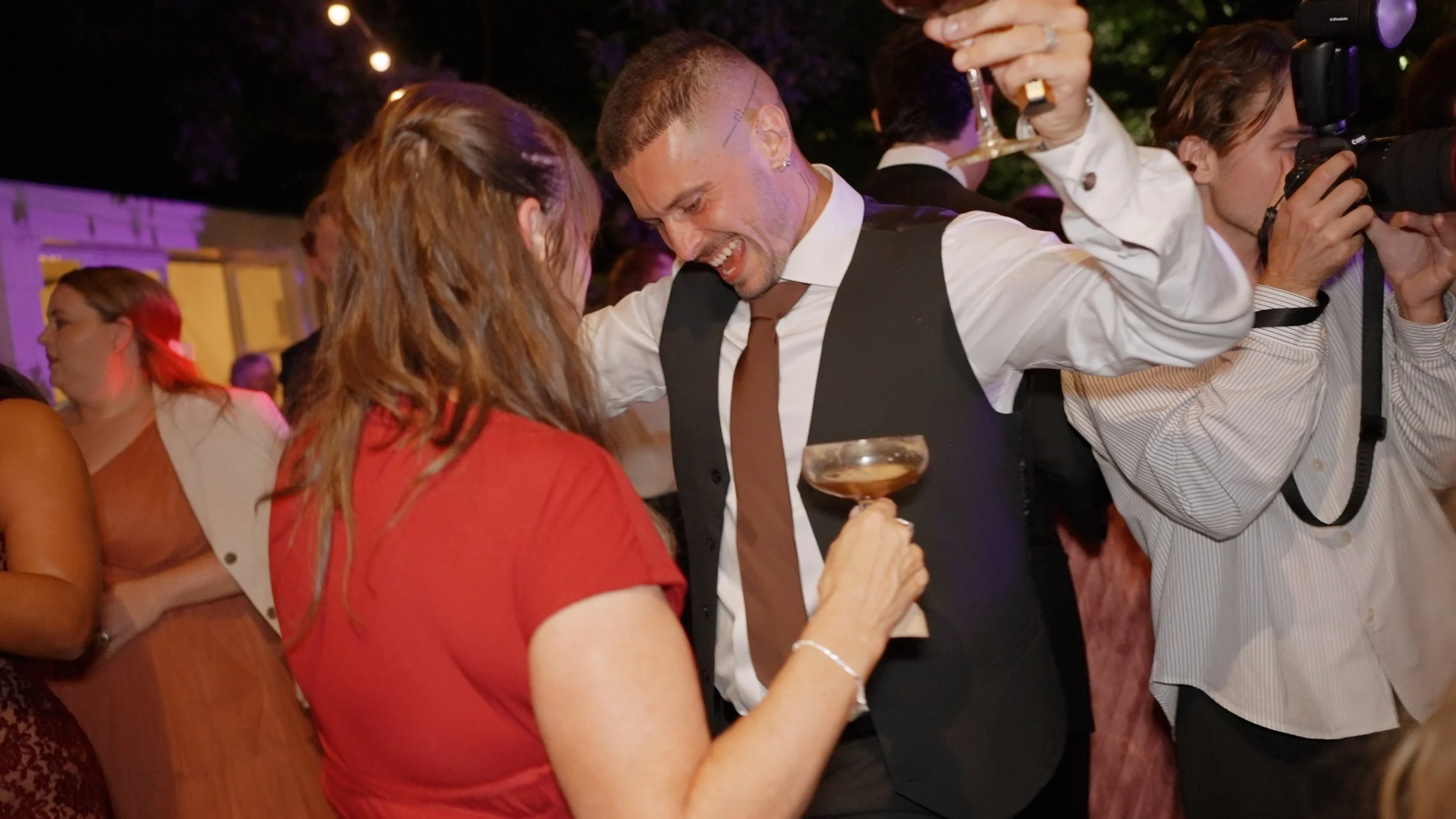 Framegrab_Arie_Chris_zac_dance.jpg