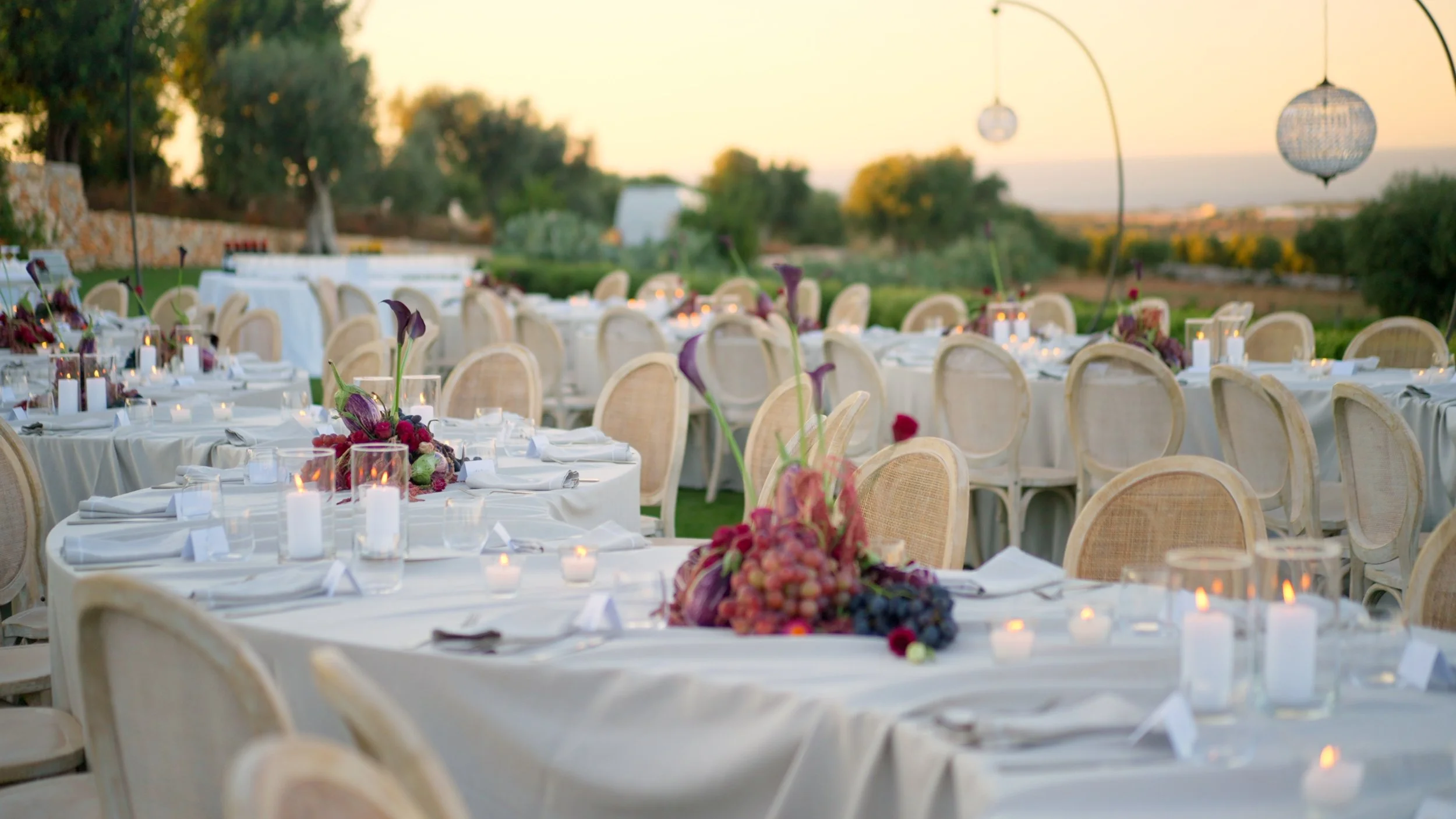 Sari_Jacob_tables_shabat.jpg