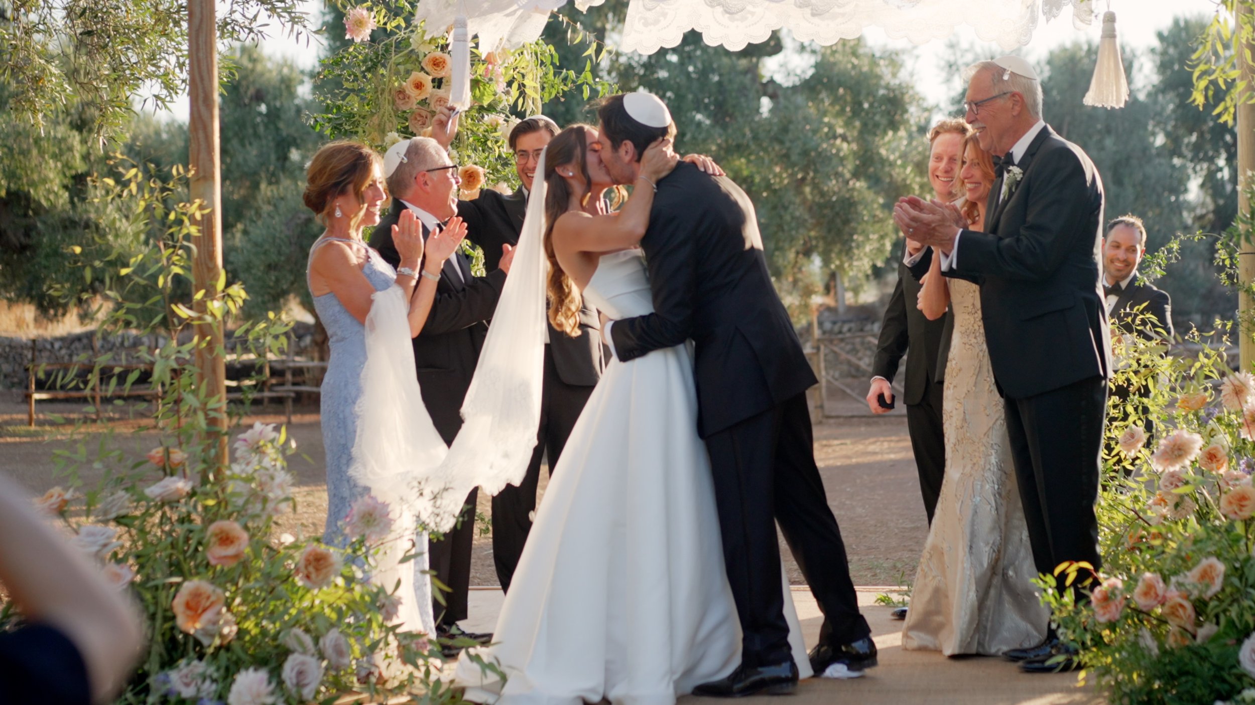 Sari_Jacob_firstkiss.jpg