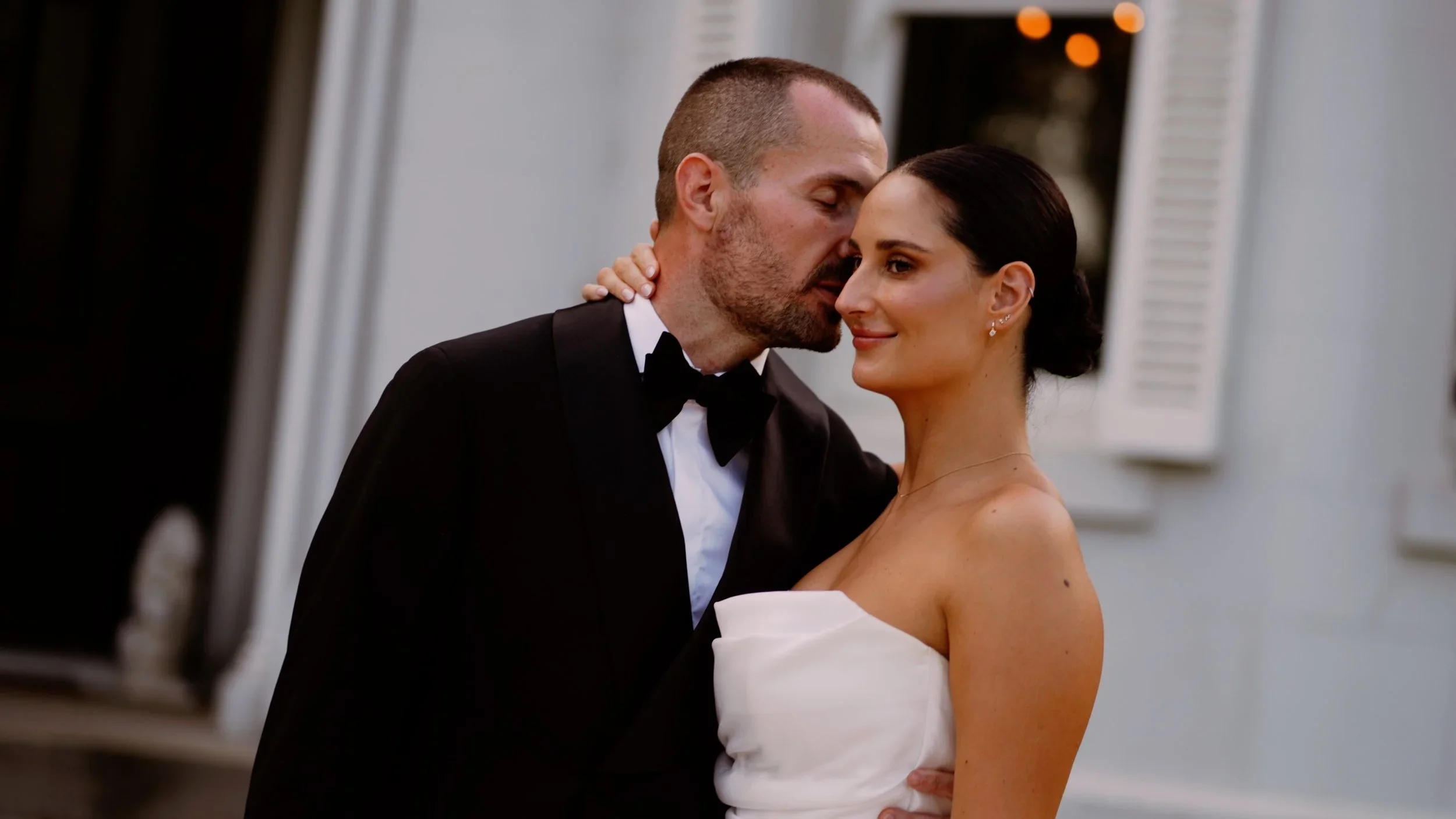 Framegrab_Maja_Alex_close_cheek (1).webp