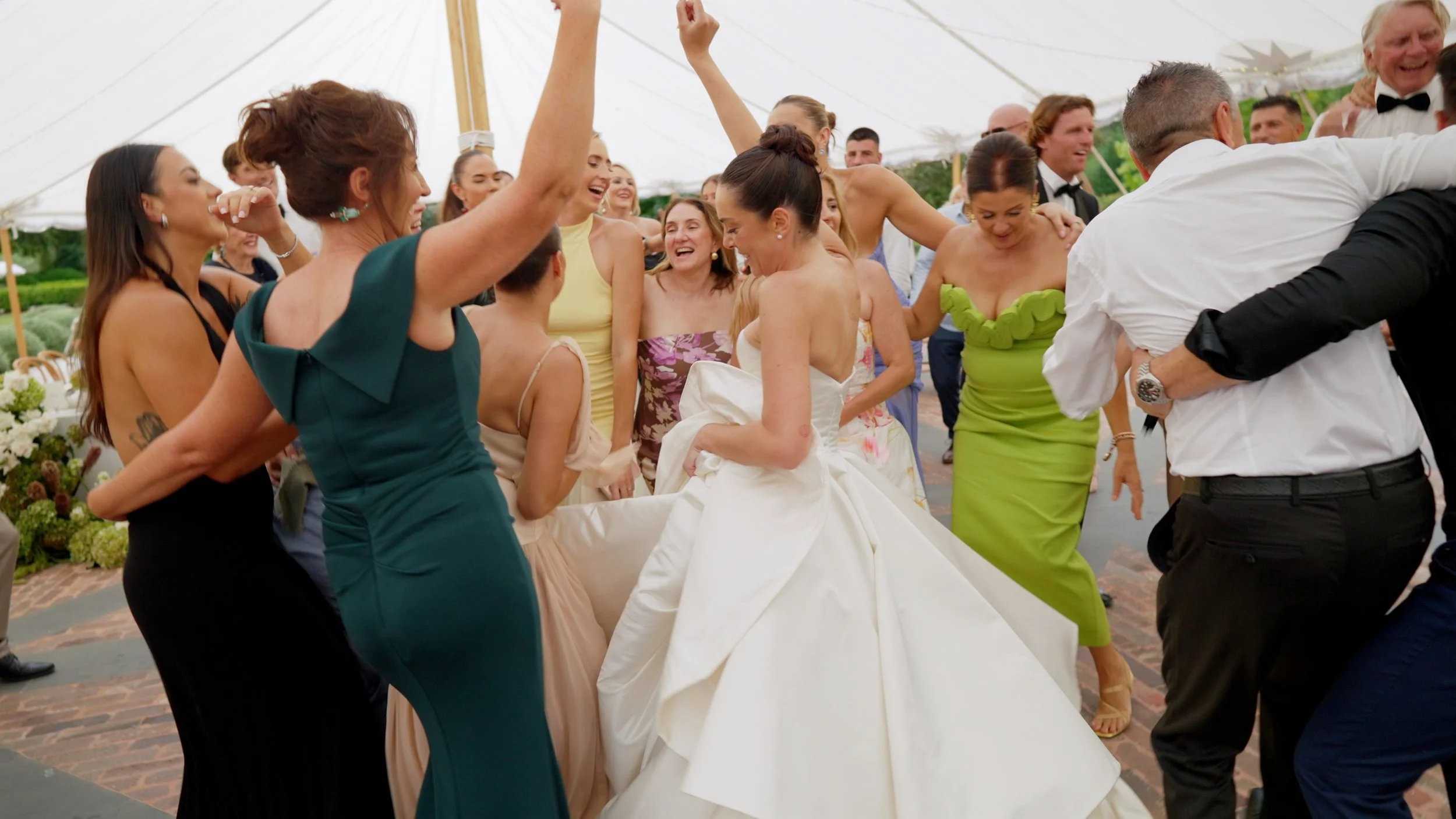 Framegrab_Michelle_Jake_dancefloor1.jpg