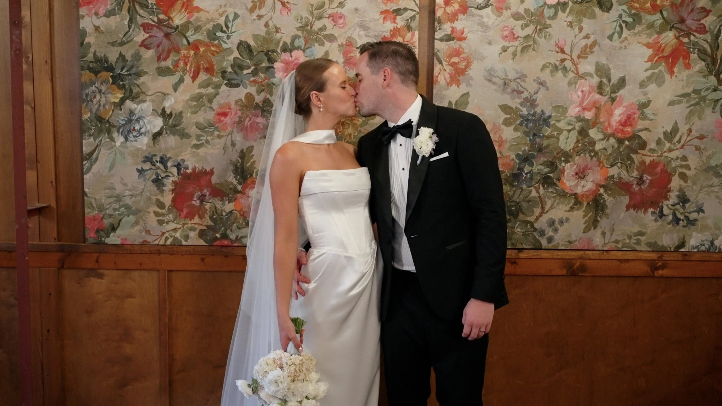 Framegrab_Maddie_Nick_wall_kiss.jpg