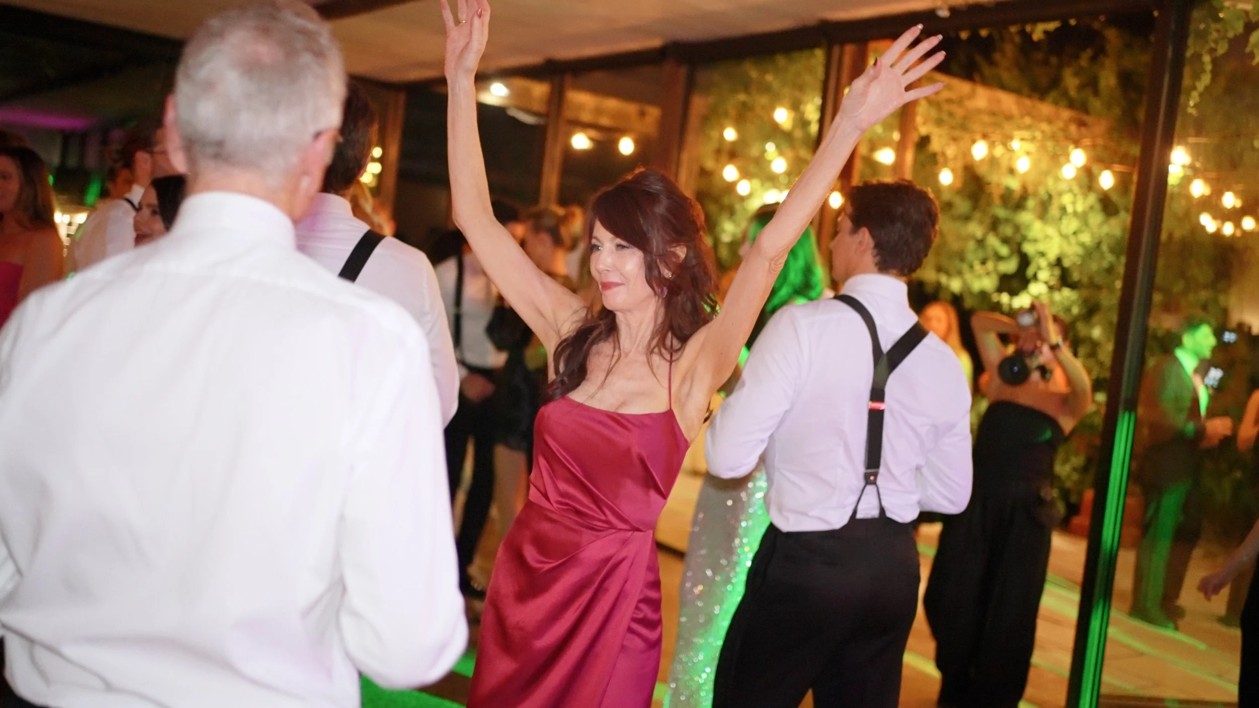 Rhiannon _Thomas_Framegrab_dancefloor3.jpg