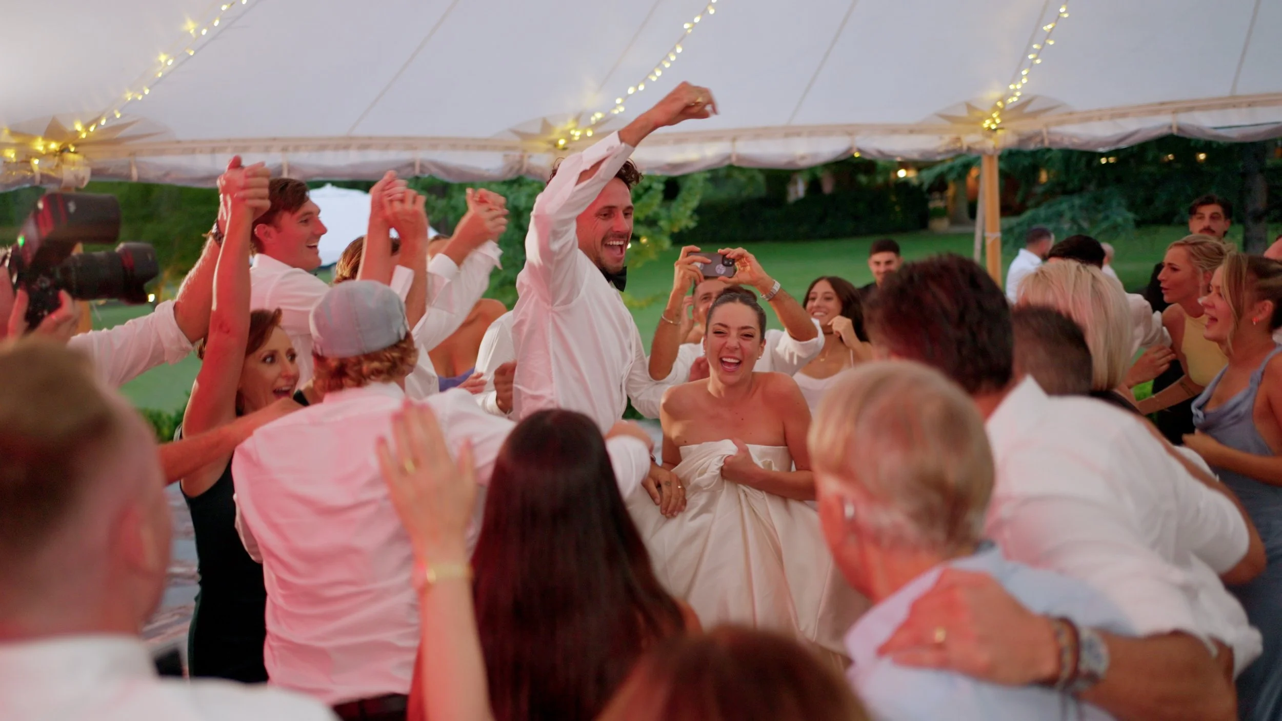 Framegrab_Michelle_Jake_dancefloor2.jpg