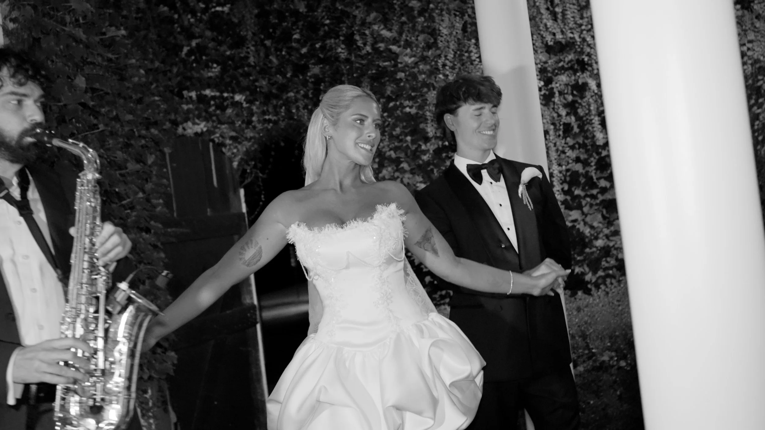 Framegrab_Arie_Chris_entrance_dress.jpg