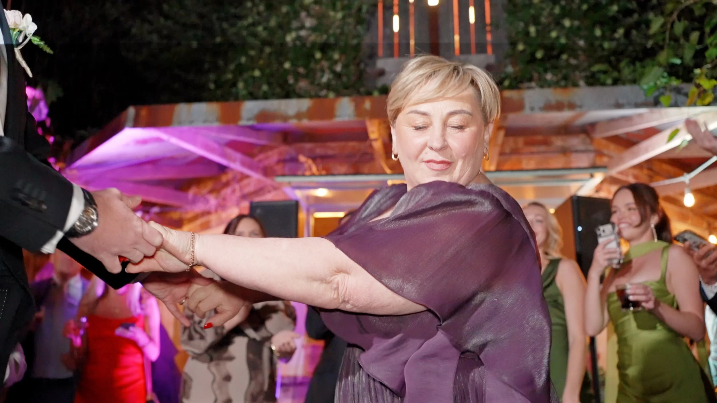 Framegrab_maryna_ciaran_mum_dance.jpg