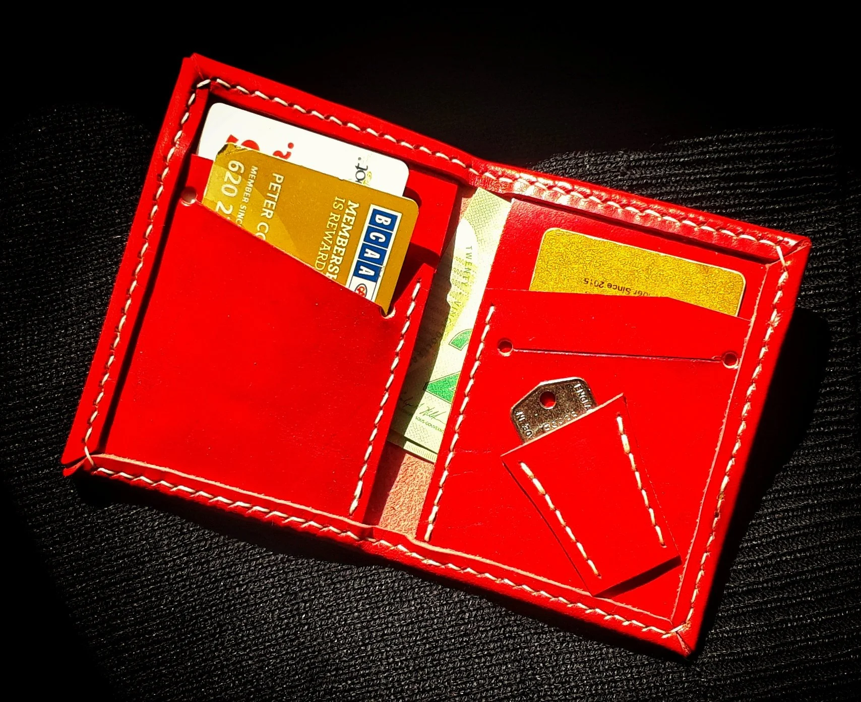 SBL 16 - Stitched Key Wallet 03.jpeg