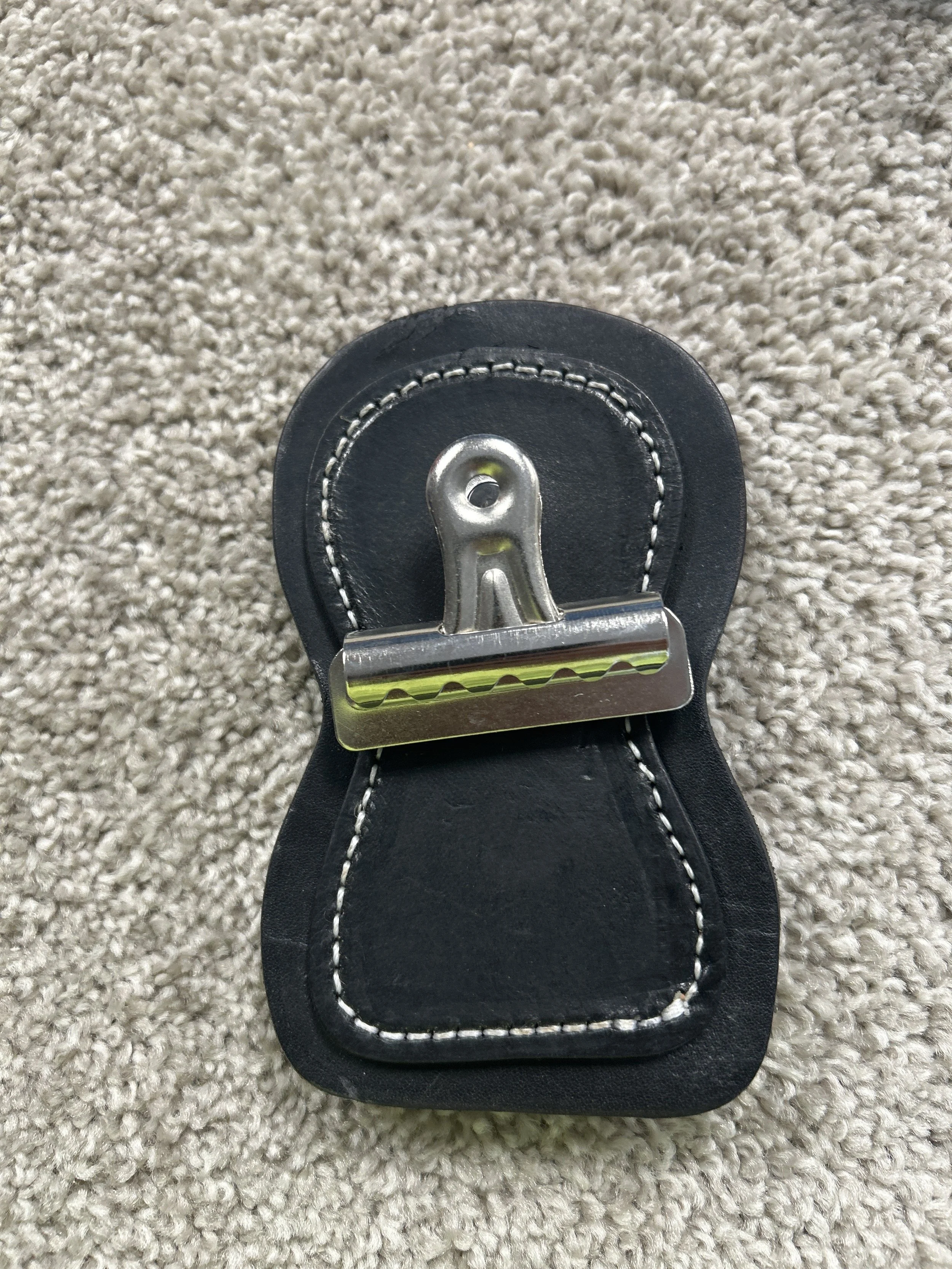 Exhibitor's Number Clip