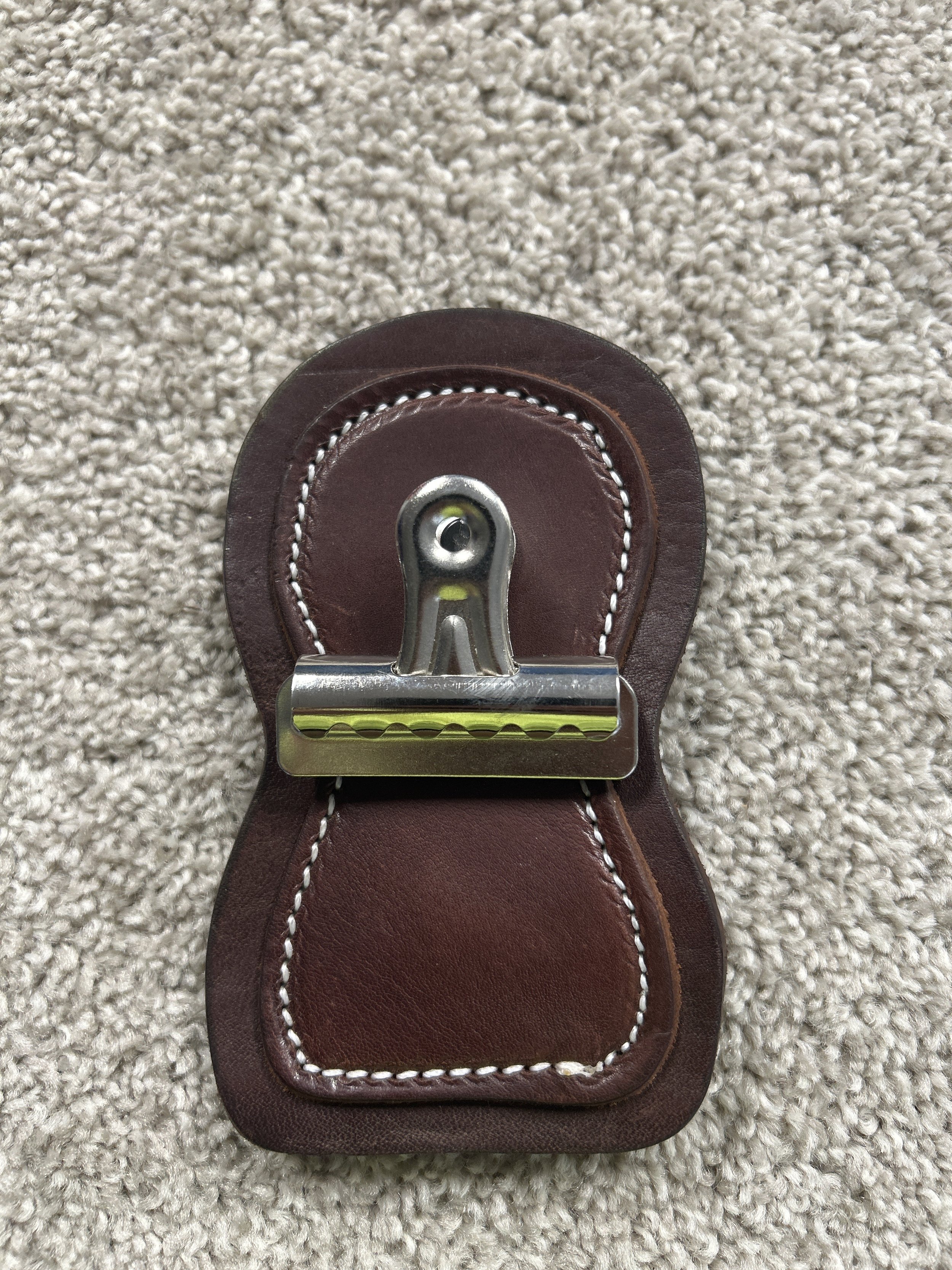 Exhibitor's Number Clip
