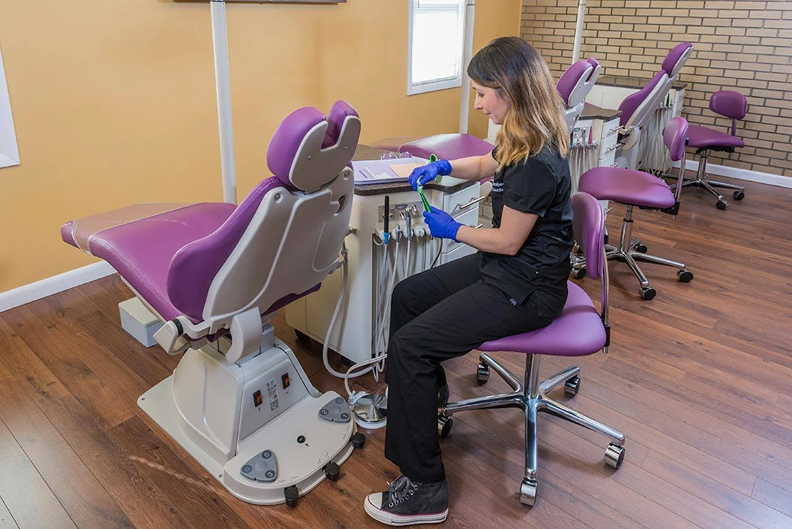 2018-04-18-drs-behnoush-sara-rashidi-oaks-dental-specialists-pedo-oaks-pa-02.jpg