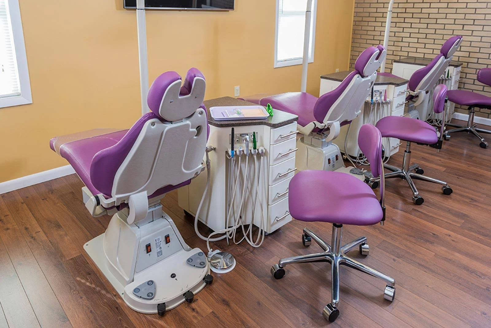 2018-04-18-drs-behnoush-sara-rashidi-oaks-dental-specialists-pedo-oaks-pa-01.jpg