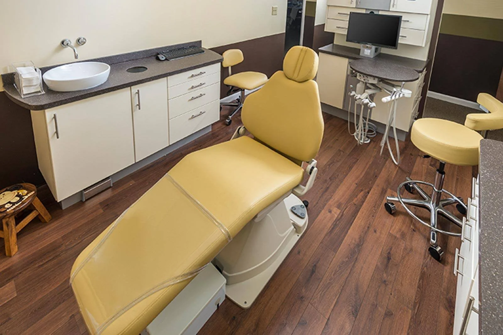 2018-04-18-drs-behnoush-sara-rashidi-oaks-dental-specialists-pedo-oaks-pa-08.jpg
