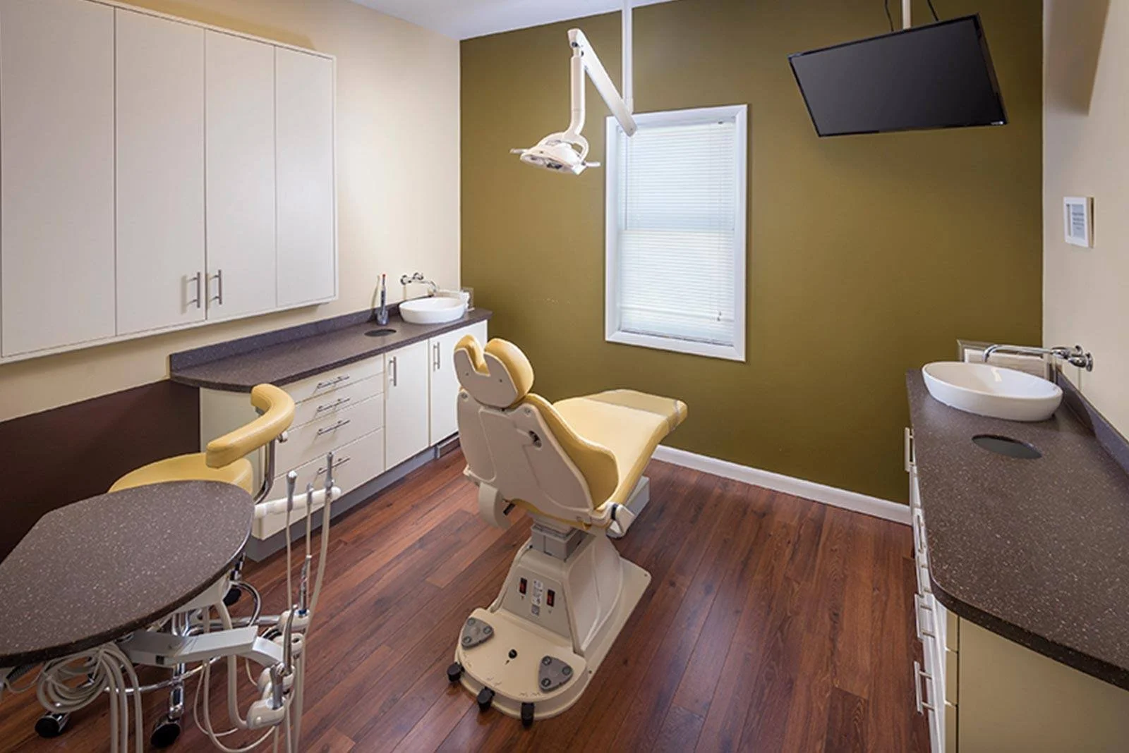 2018-04-18-drs-behnoush-sara-rashidi-oaks-dental-specialists-pedo-oaks-pa-06.jpg