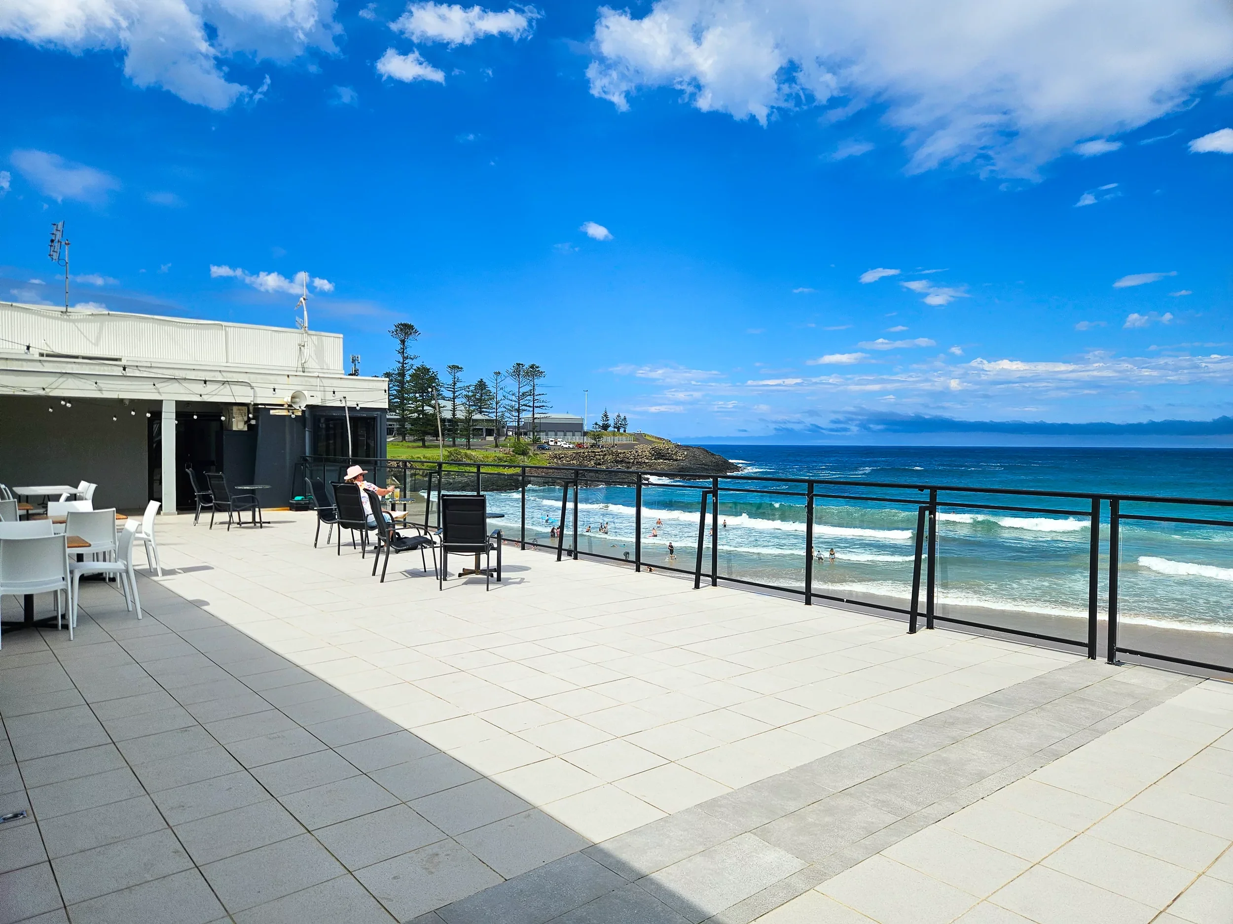 Sunday Sippers happens each Sunday at the Surf Lifesavers Club from 3pm. Highlights include awesome volunteer staff, awesome views, cheap booze, live music and BYO snacks. This is a bit of a local's secret so keep it under your hat.