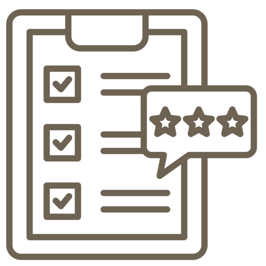 Outline of a tablet or smartphone displaying a checklist with four checked boxes and a speech bubble with three stars.
