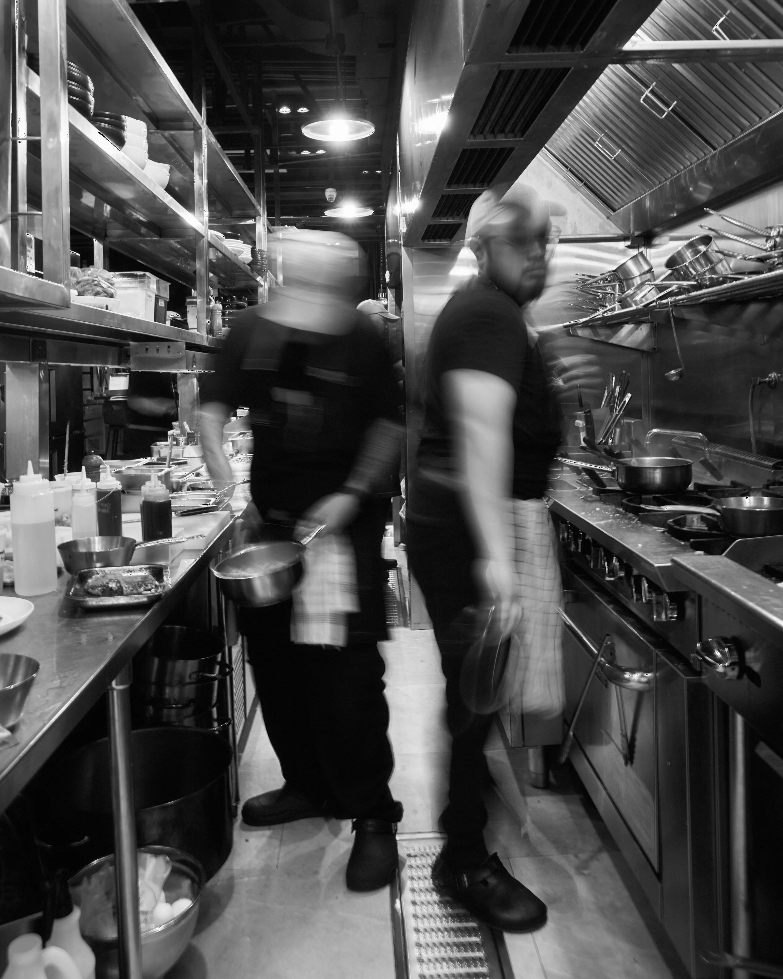 Restaurant Idalia's team in the kitchen