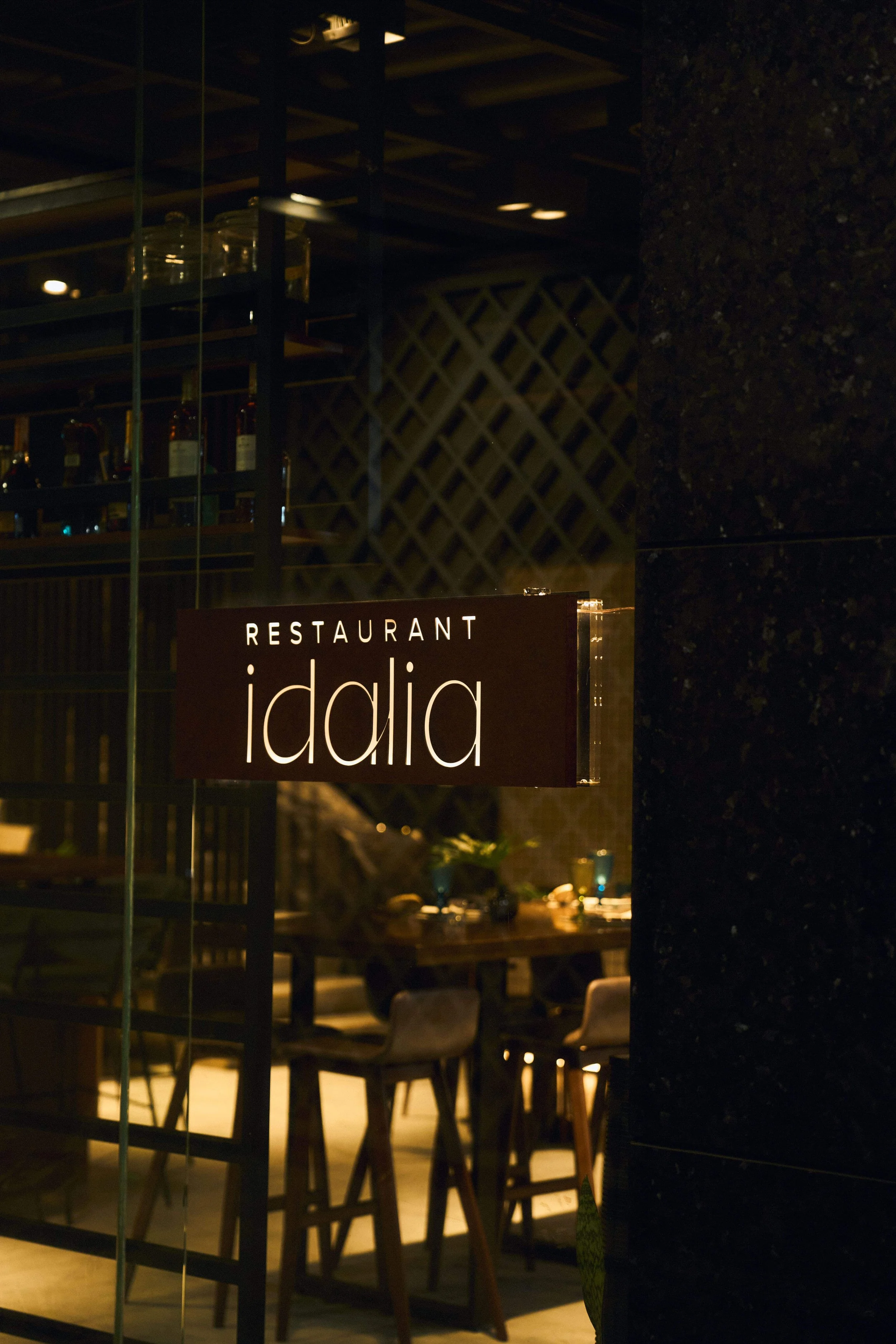 Restaurant Idalia Signage