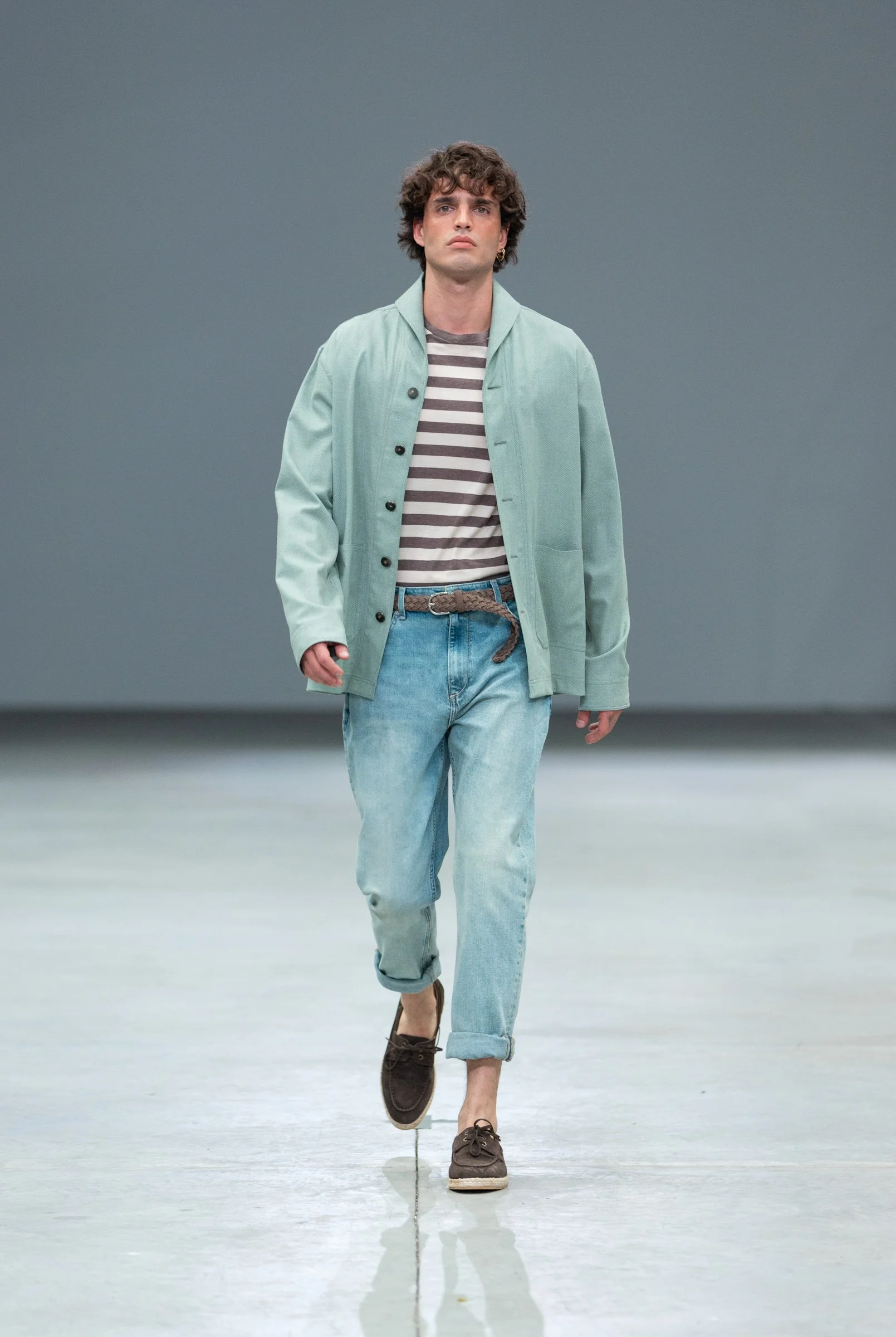 ENTRE LA CALMA Y EL VÉRTIGO URBANO, HARRIS &amp; FRANK REDEFINE LA SASTRERÍA CONTEMPORÁNEA CON “TOKYO LINEN EASE”